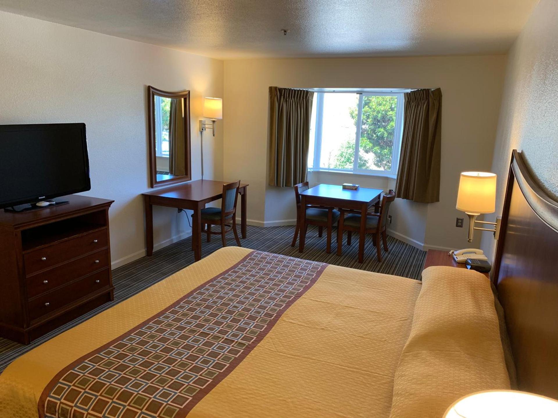 Airport Inn photo 12