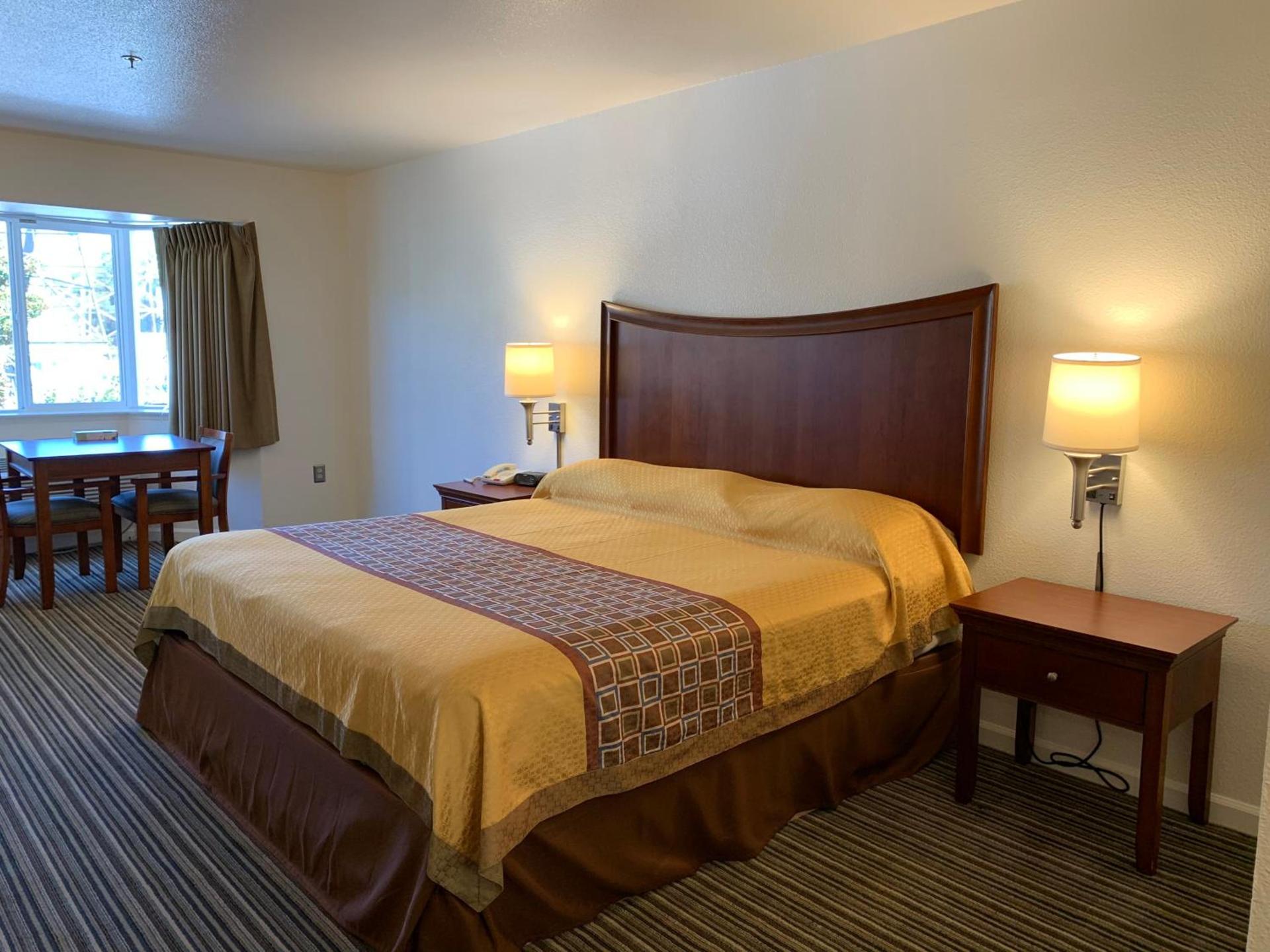 Airport Inn photo 14
