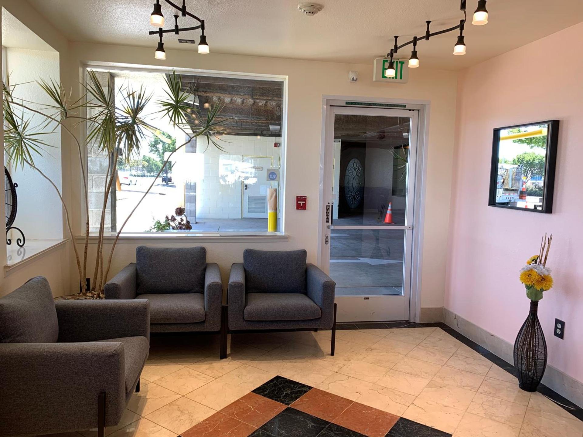 Airport Inn photo 18