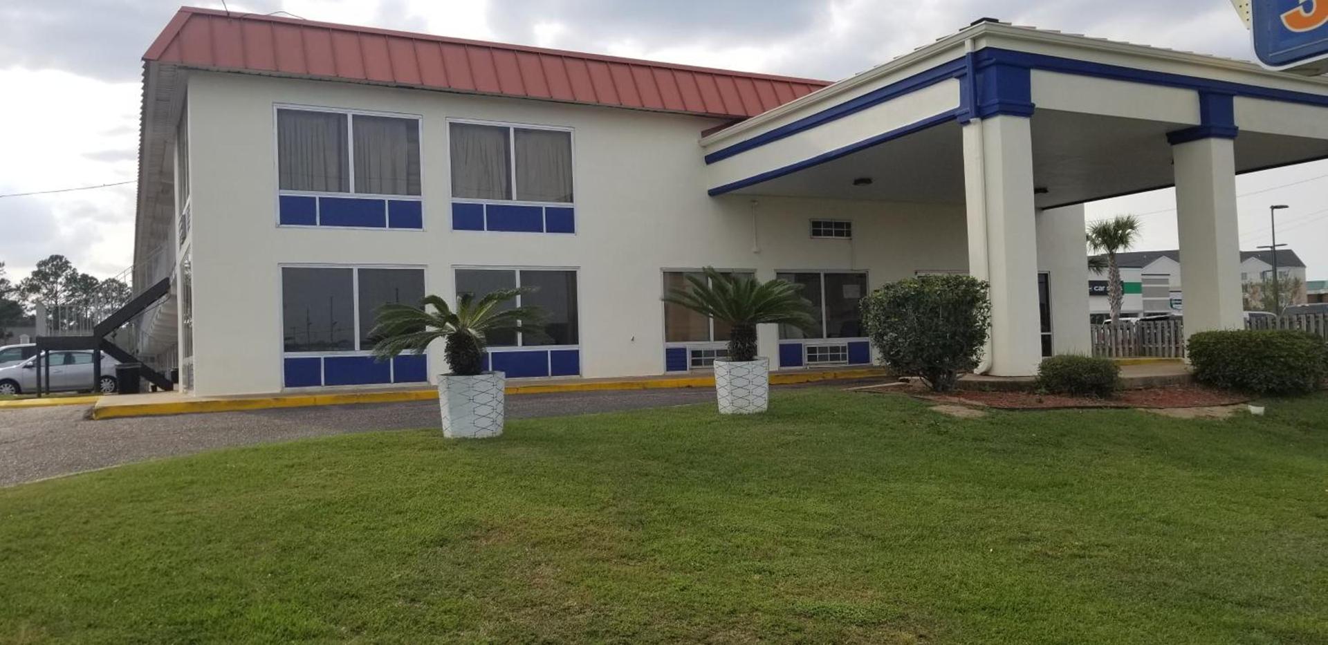 Family Inns of America - Mobile photo 5