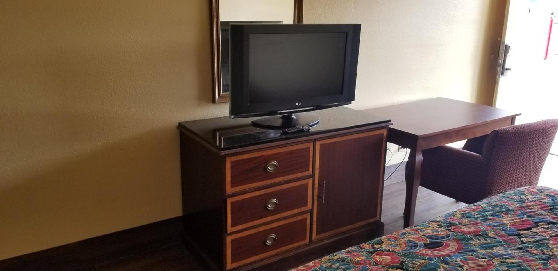 Family Inns of America - Mobile photo 17