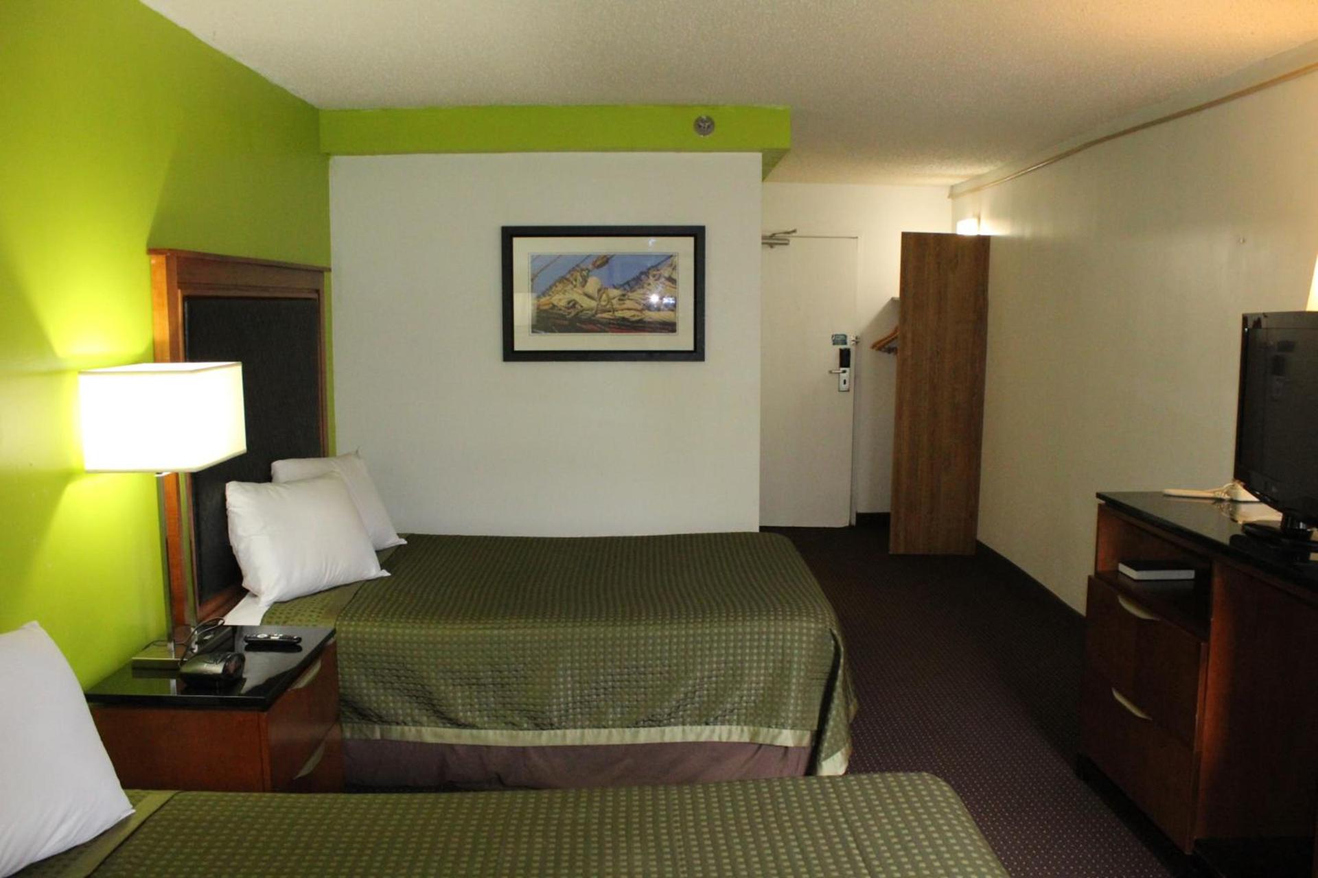 Spark By Hilton Roanoke Airport photo 18