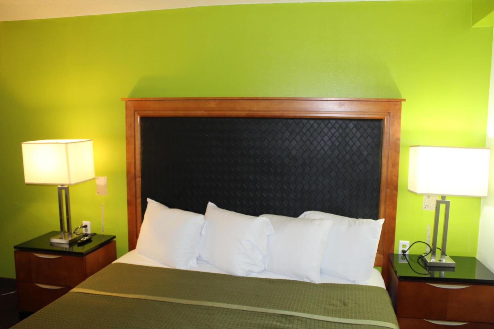 Spark By Hilton Roanoke Airport photo 17