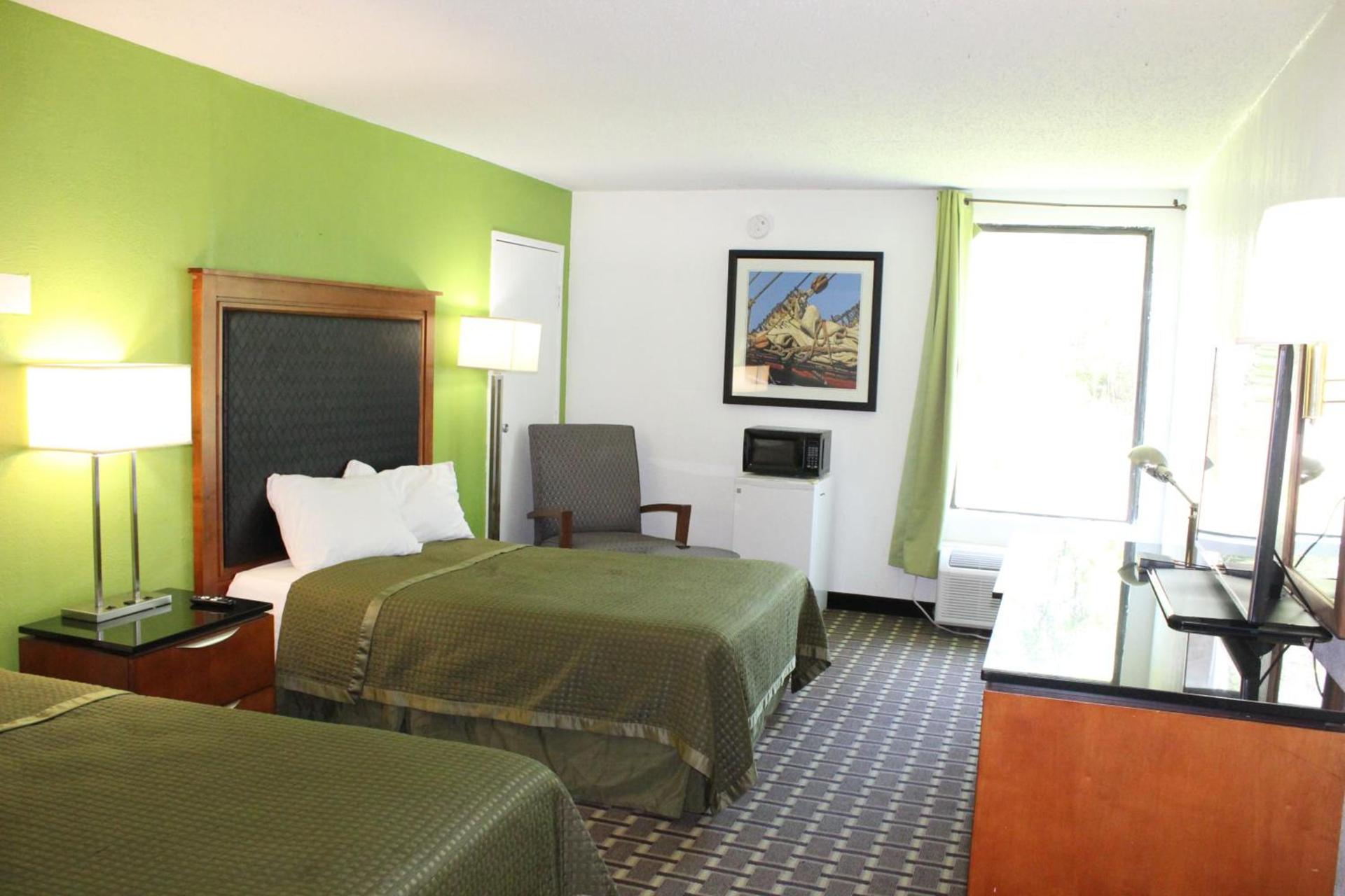 Spark By Hilton Roanoke Airport photo 13