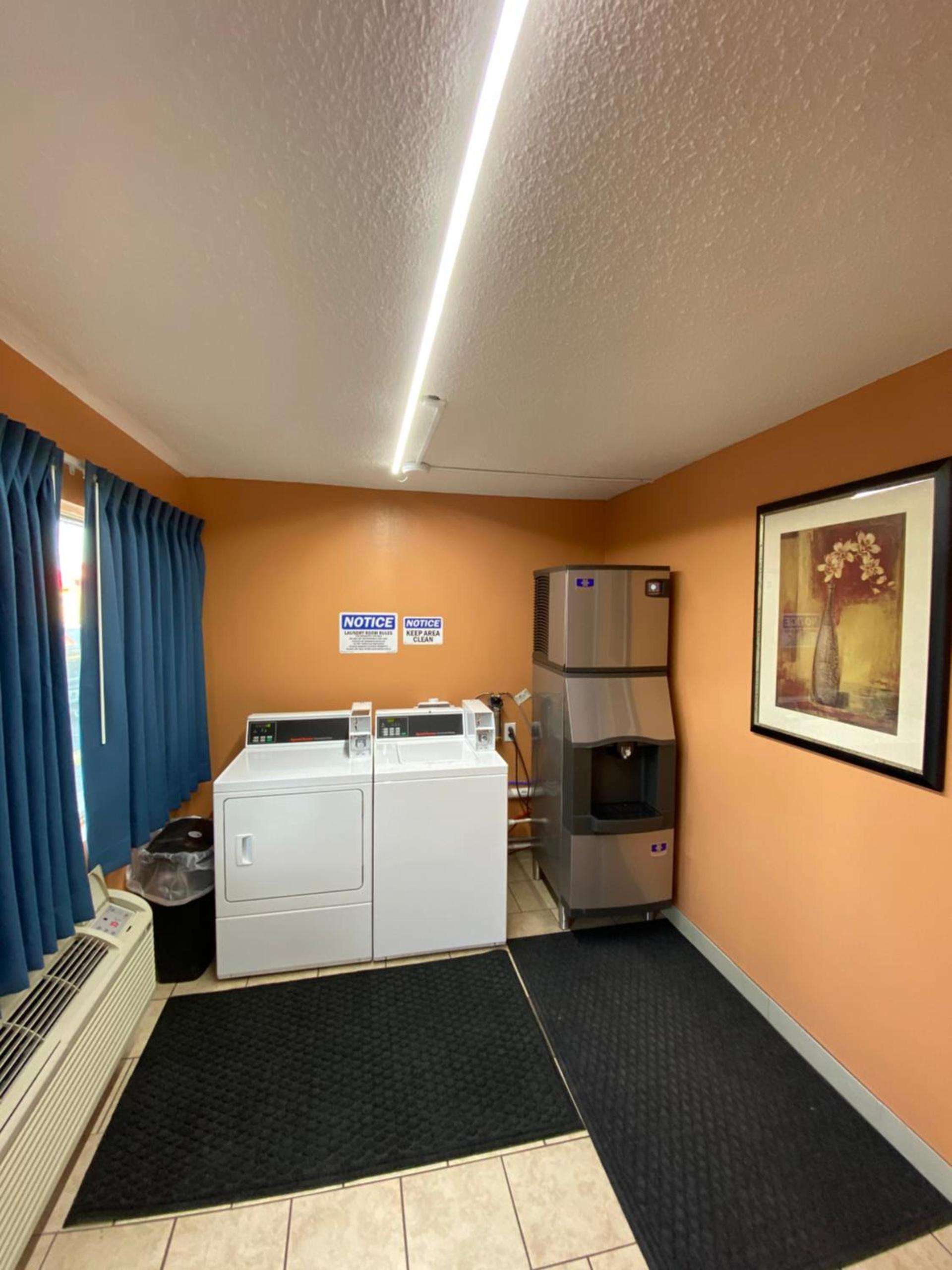 Budget Inn photo 6