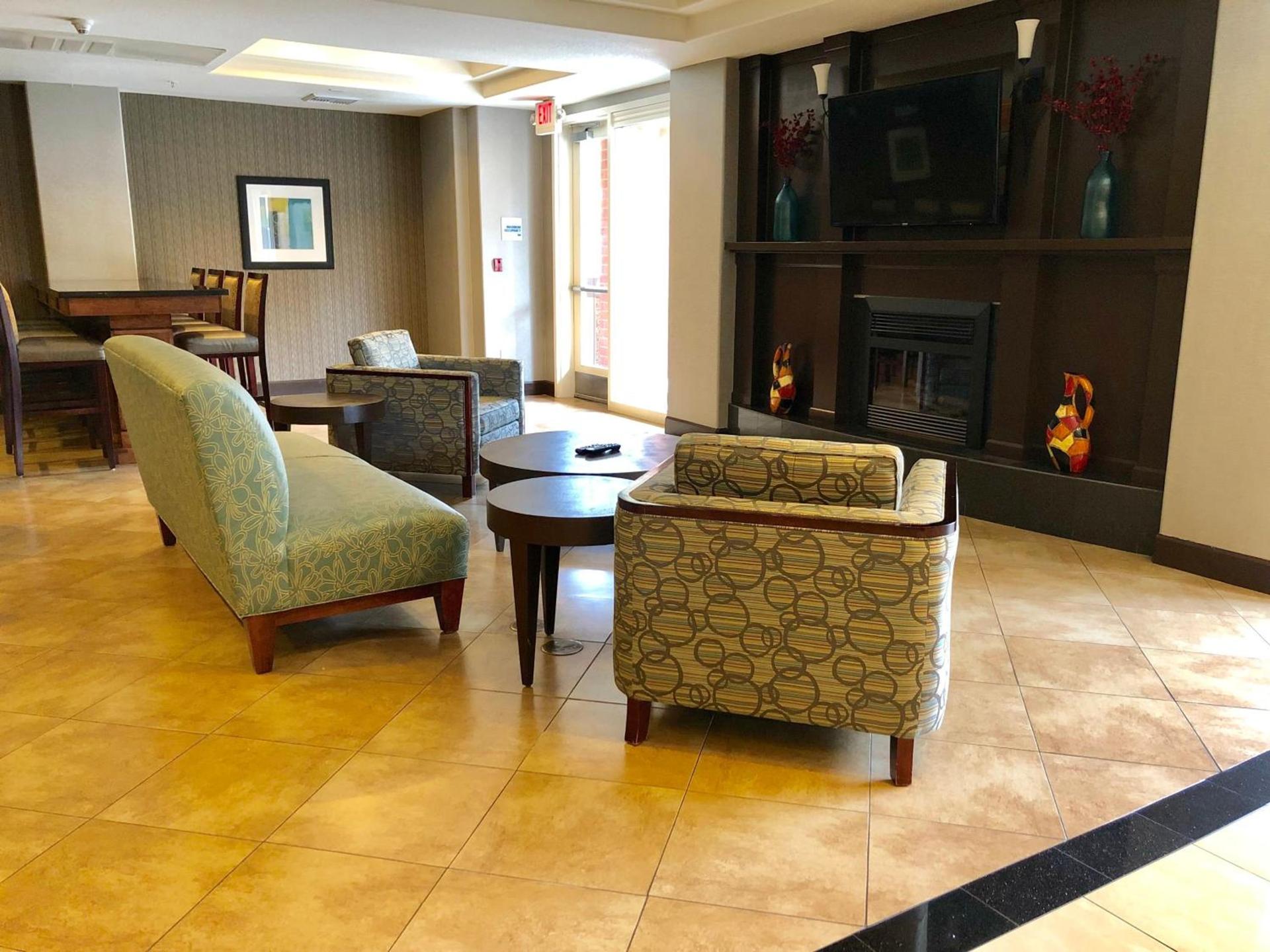 Holiday Inn Express Hotel & Suites Vacaville by IHG photo 29