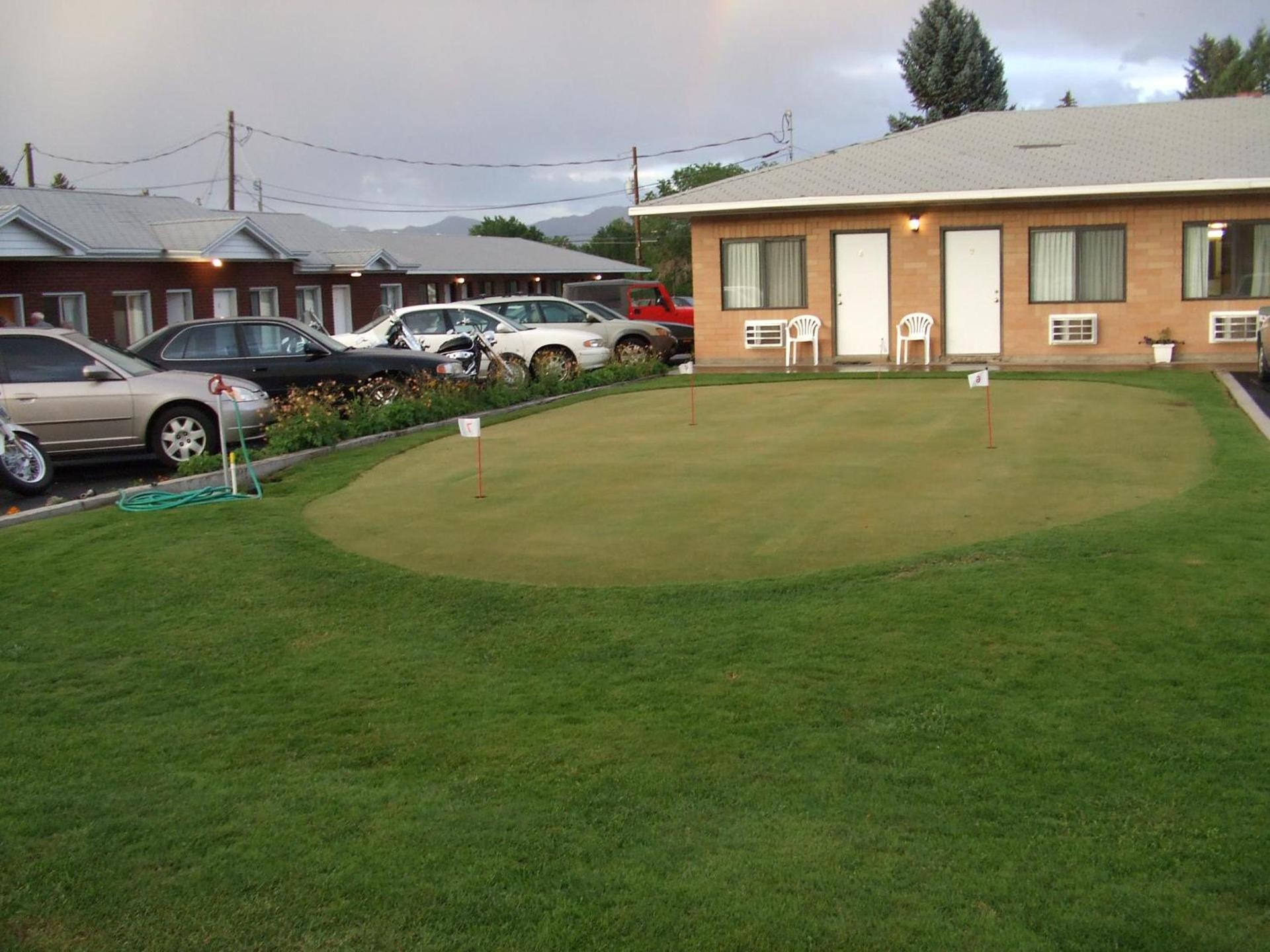 Blue Pine Motel photo 27