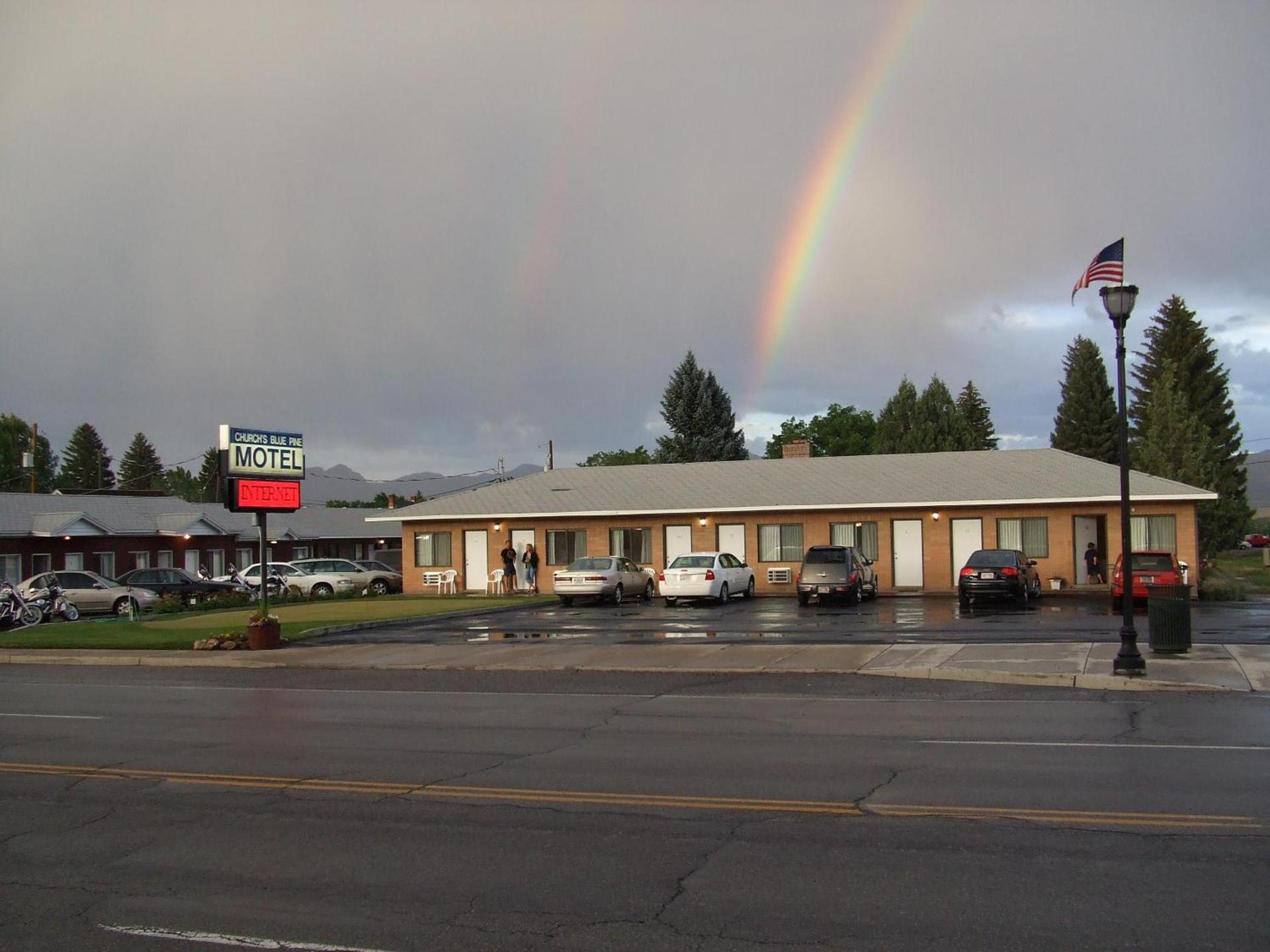 Blue Pine Motel photo 26