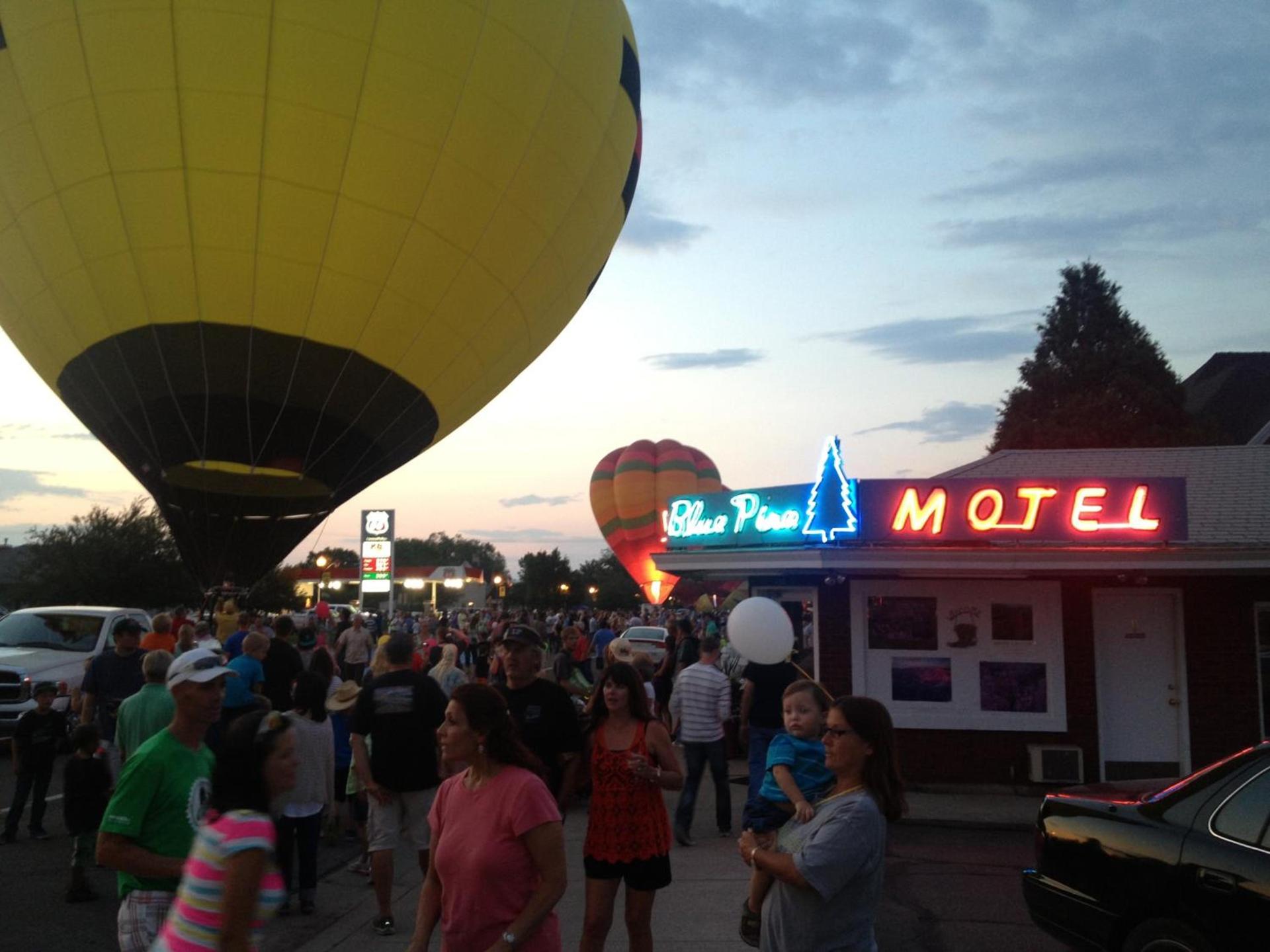 Blue Pine Motel photo 25