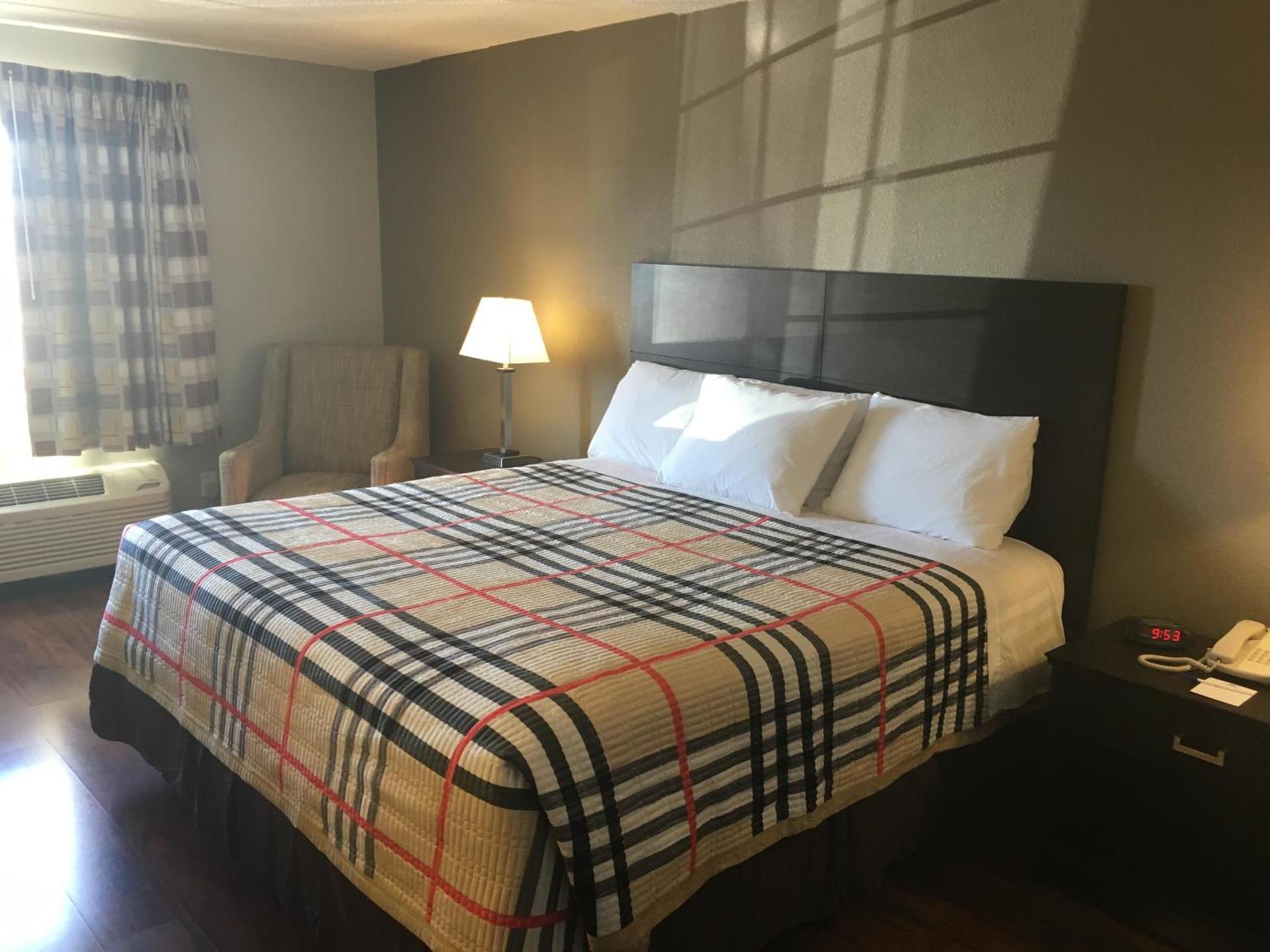 FairBridge Inn Express Monroe City photo 9