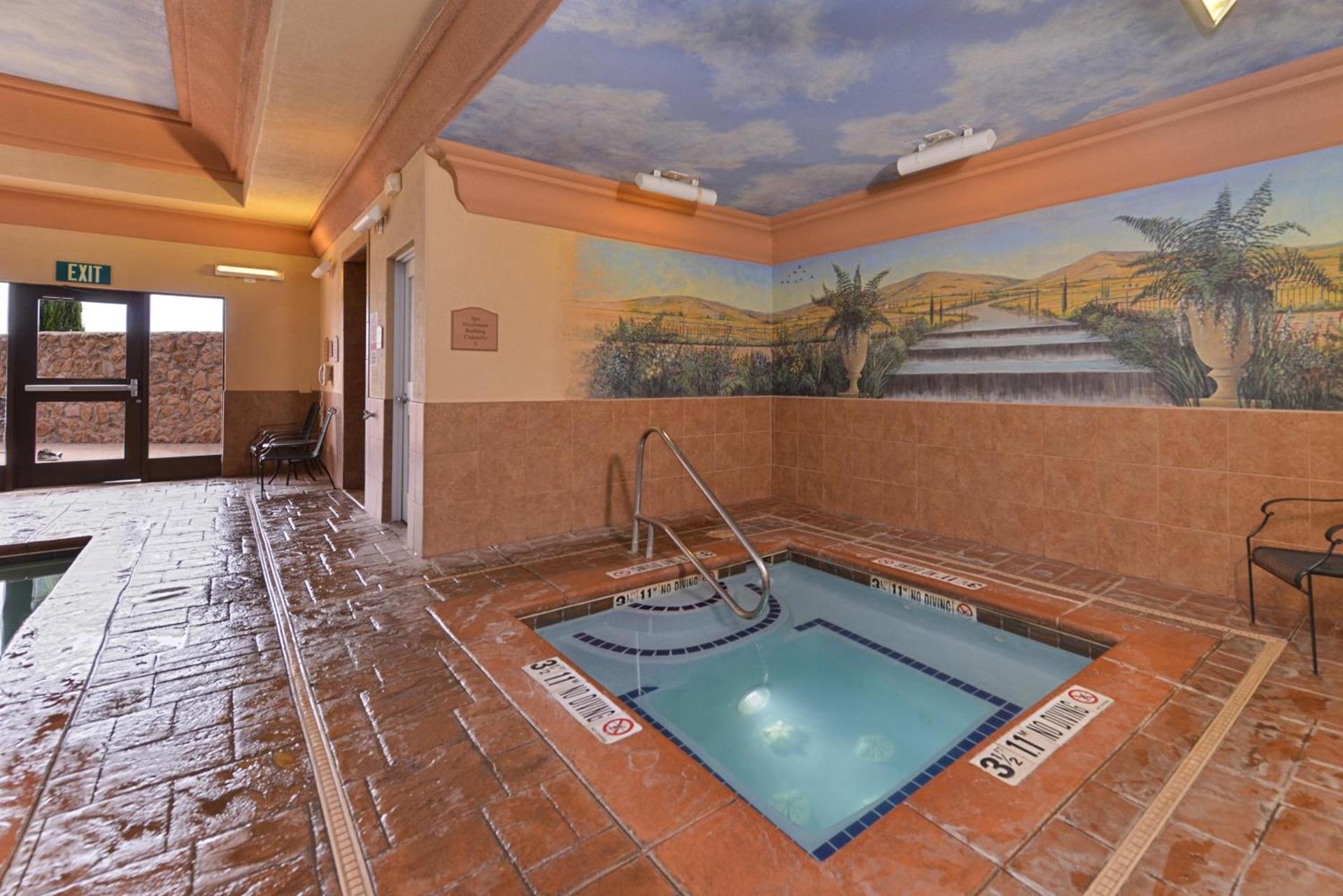 Holiday Inn Express Hotel & Suites Las Cruces by IHG photo 7