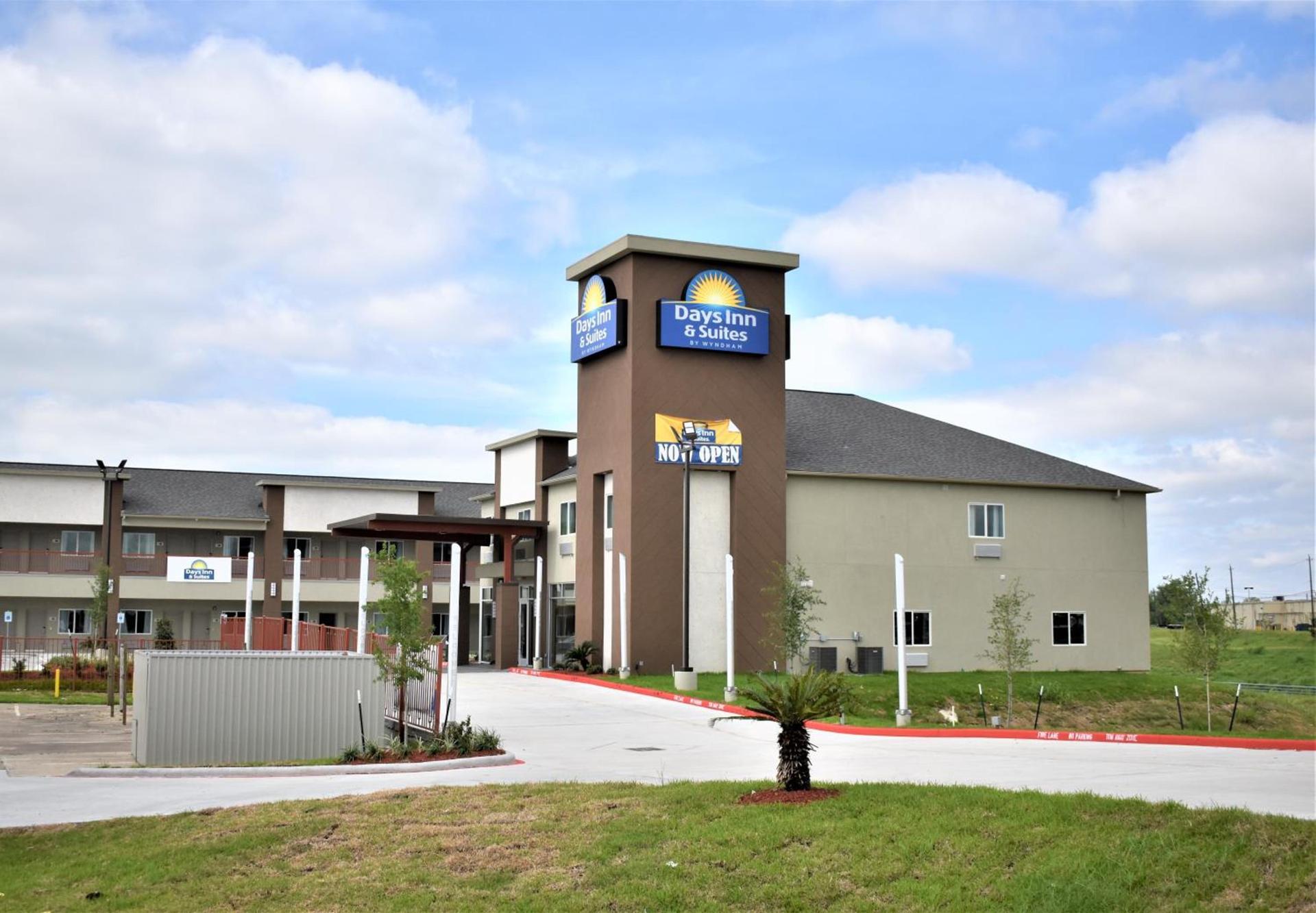 Days Inn & Suites by Wyndham Downtown/University of Houston photo 58