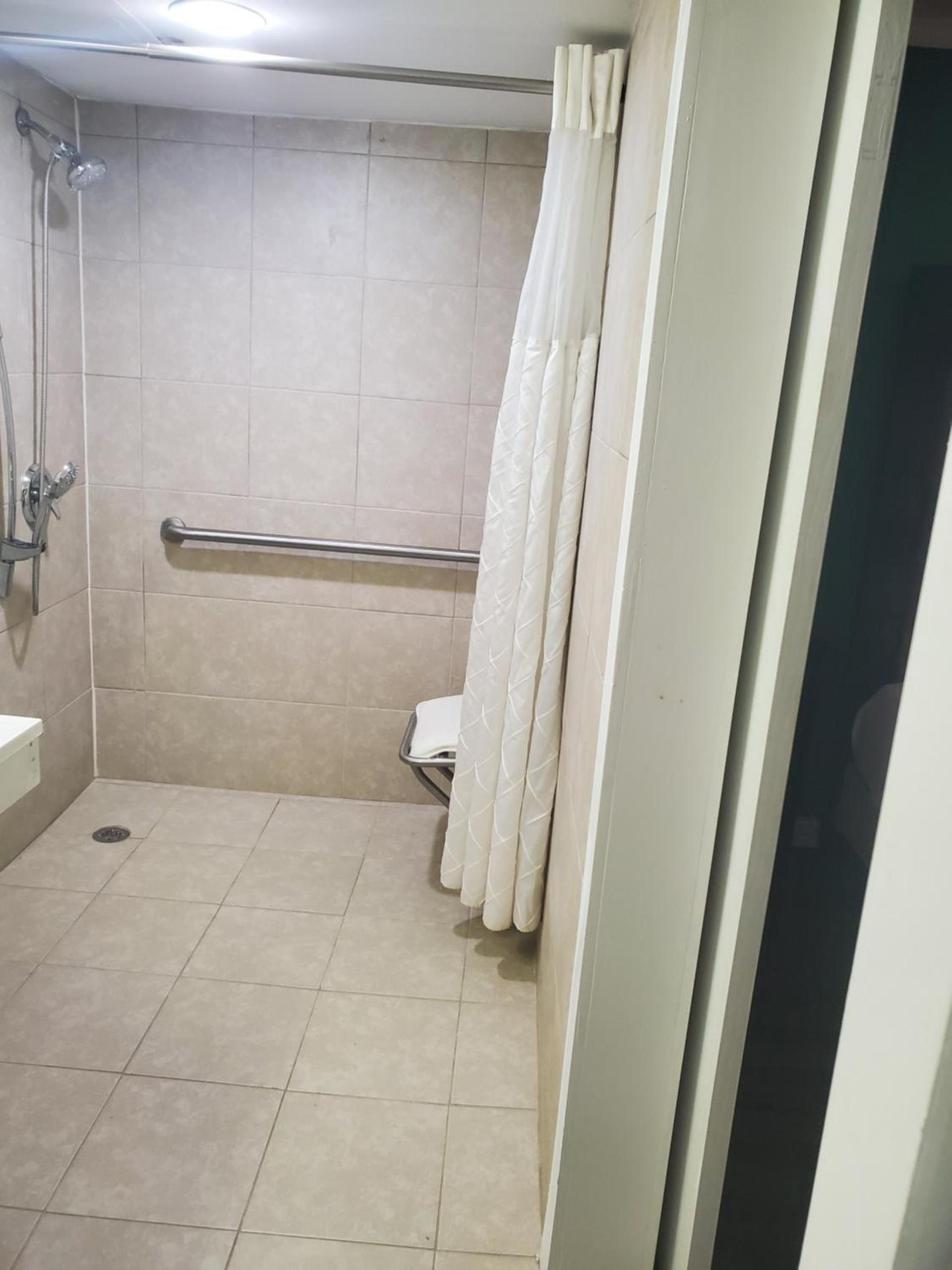 Deerfield Inn & Suites photo 5