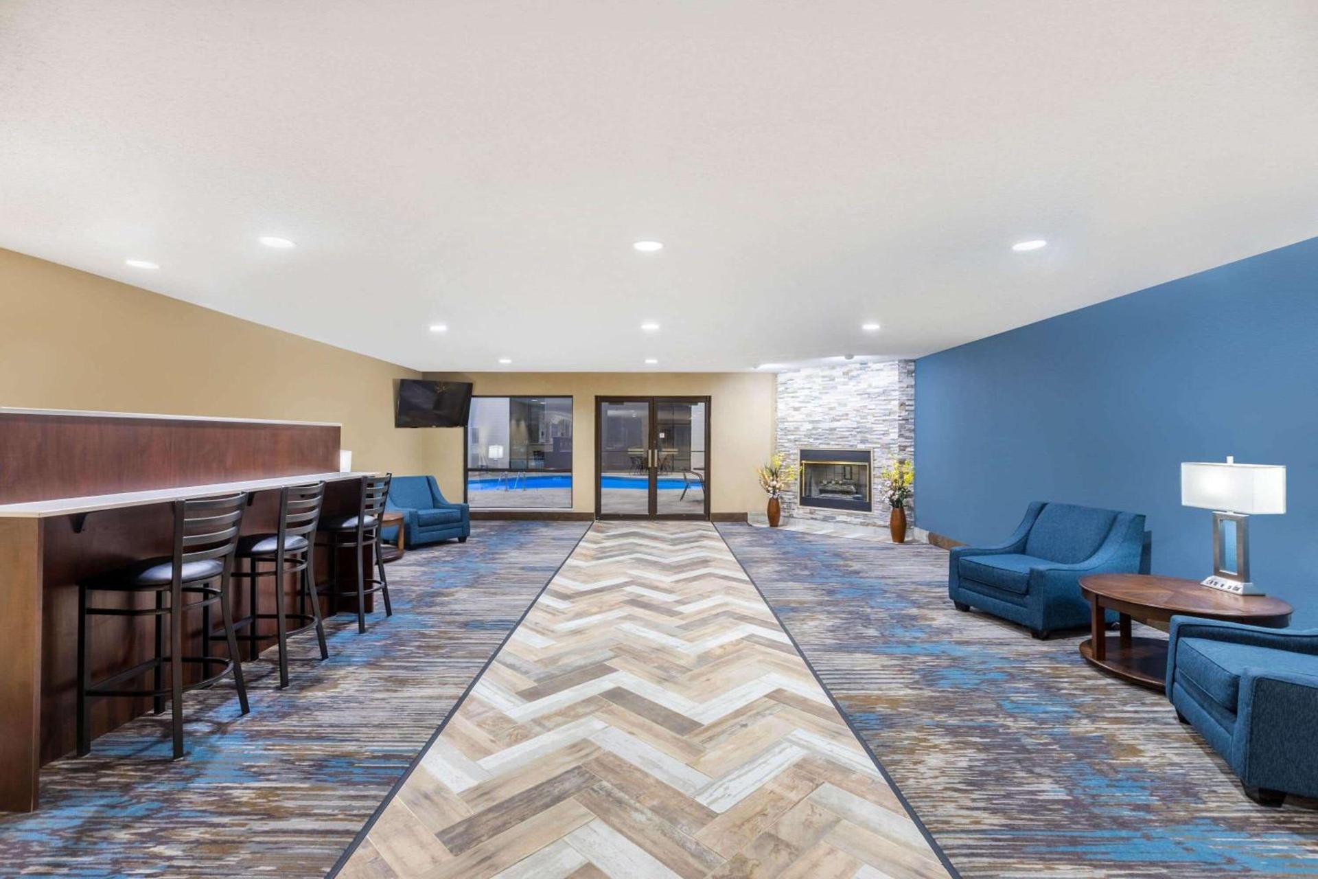 AmericInn by Wyndham Prairie du Chien photo 37