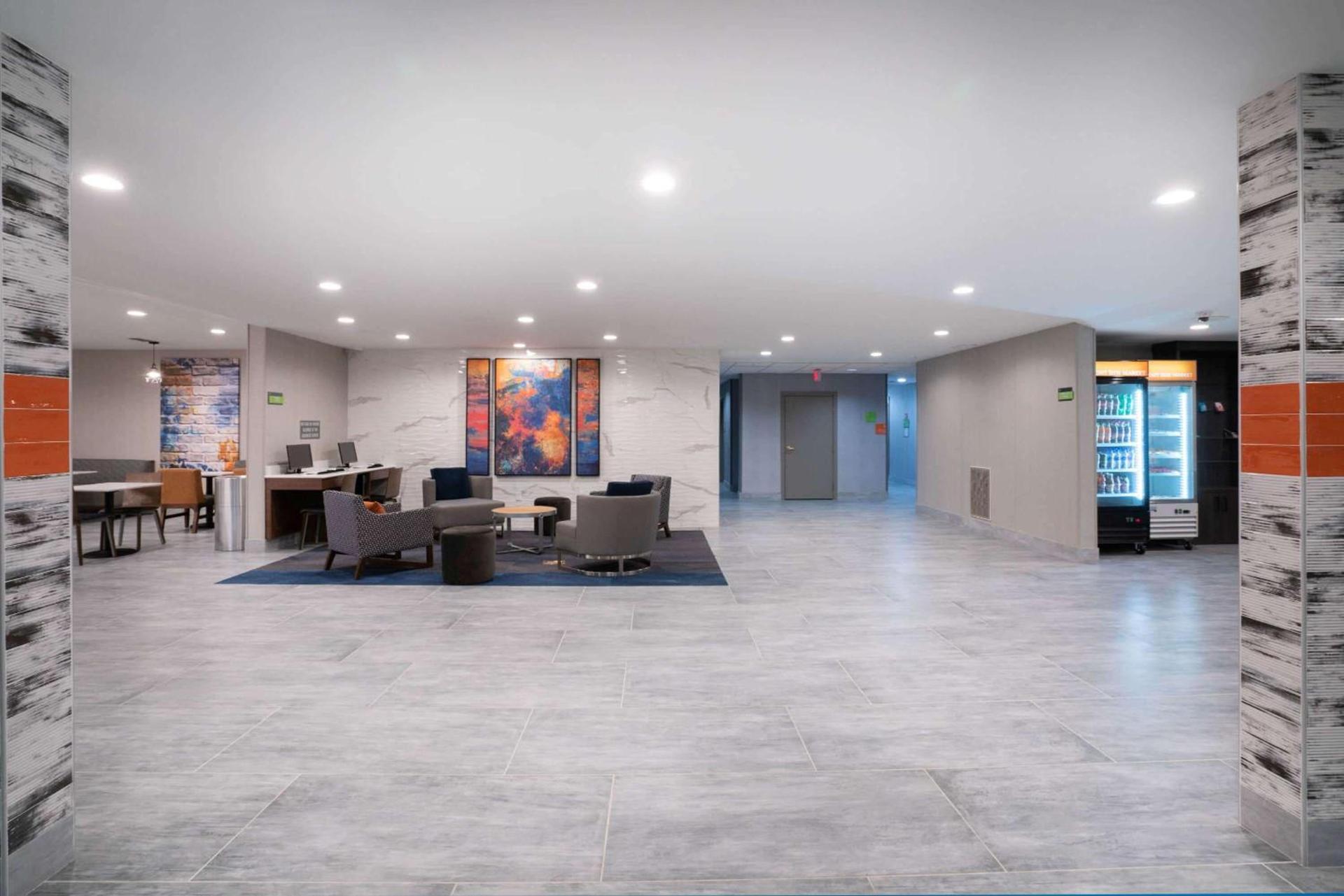 La Quinta by Wyndham Montgomery photo 8