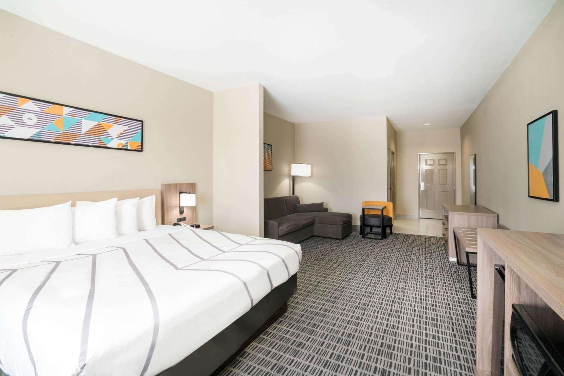 La Quinta by Wyndham Montgomery photo 98
