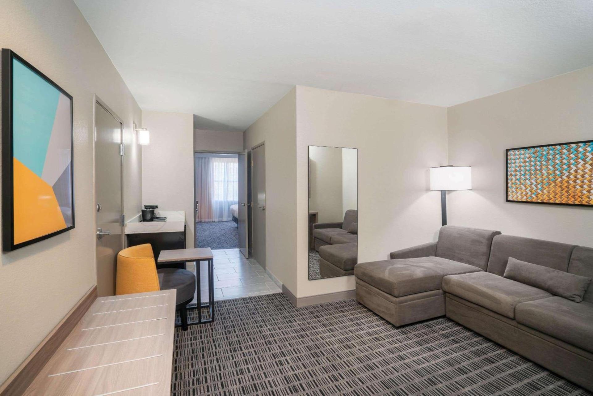 La Quinta by Wyndham Montgomery photo 91