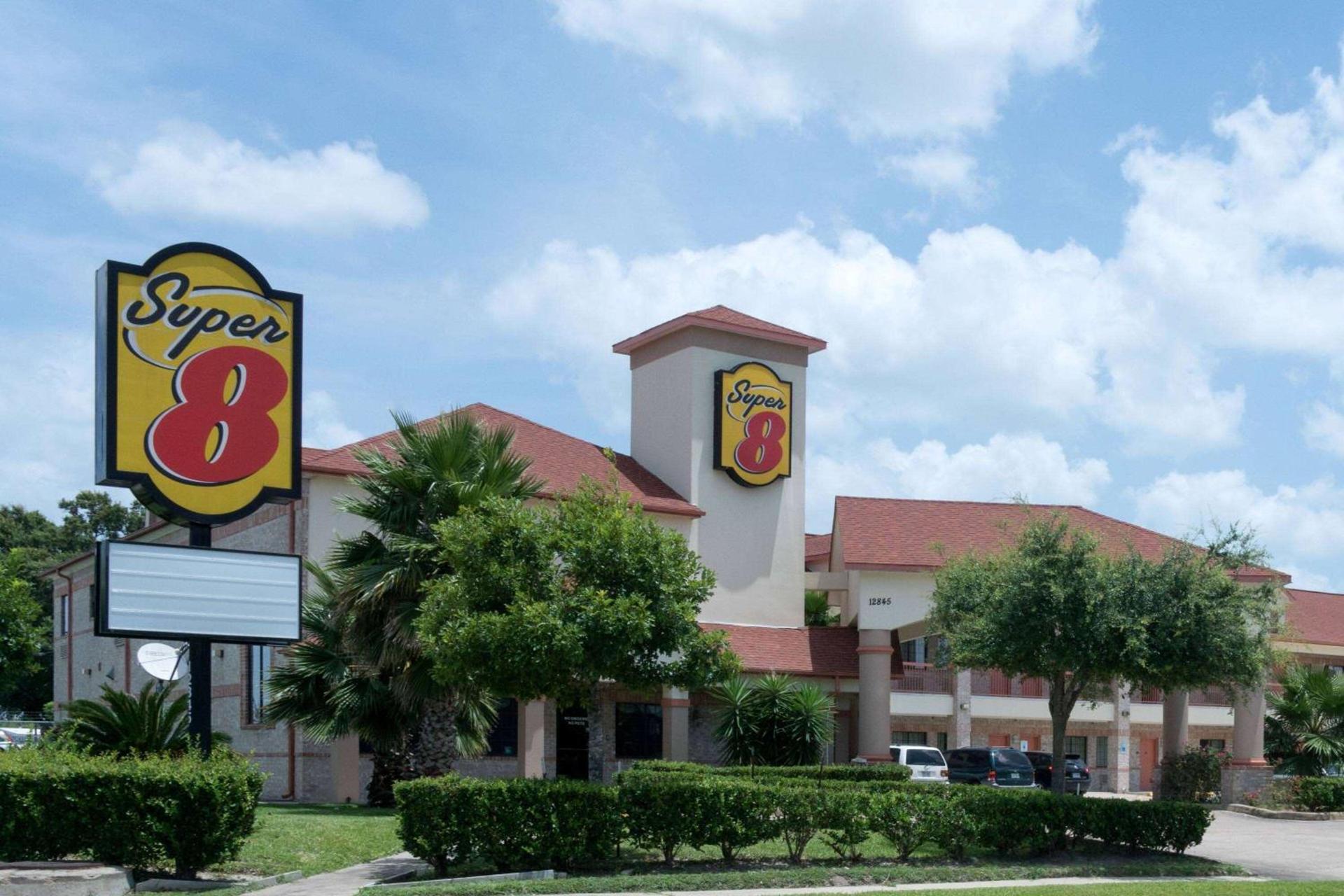 Super 8 by Wyndham Stafford Sugarland Area photo 6
