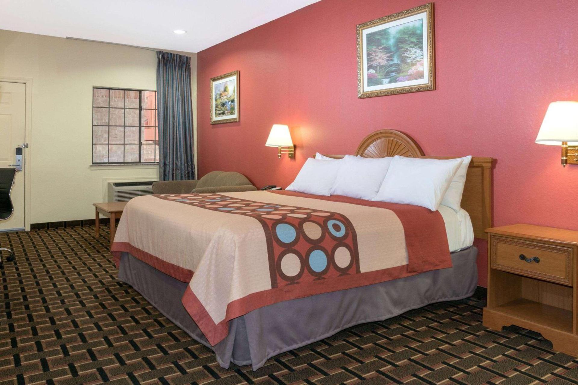 Super 8 by Wyndham Stafford Sugarland Area photo 14