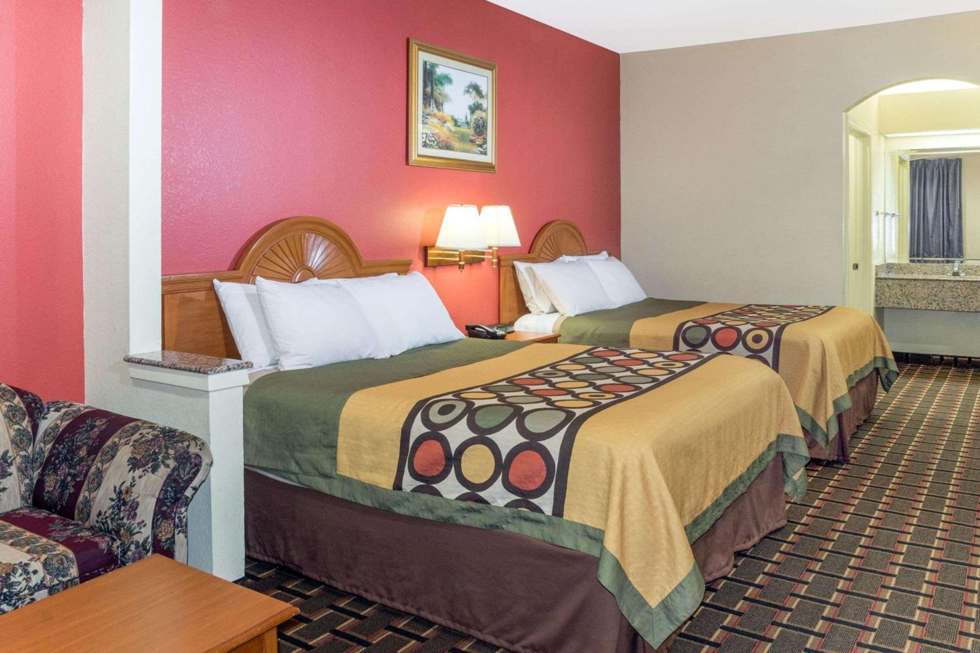 Super 8 by Wyndham Stafford Sugarland Area photo 16