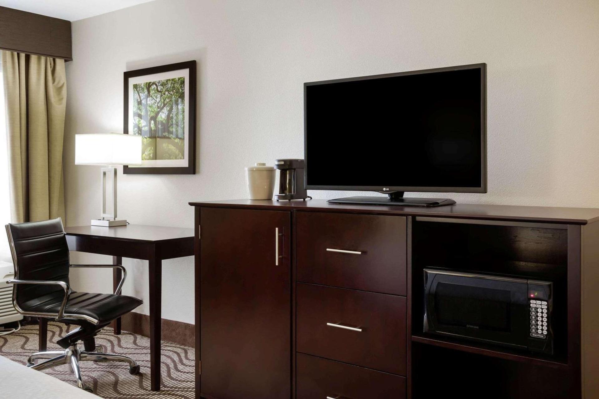 La Quinta by Wyndham LaGrange / I-85 photo 14