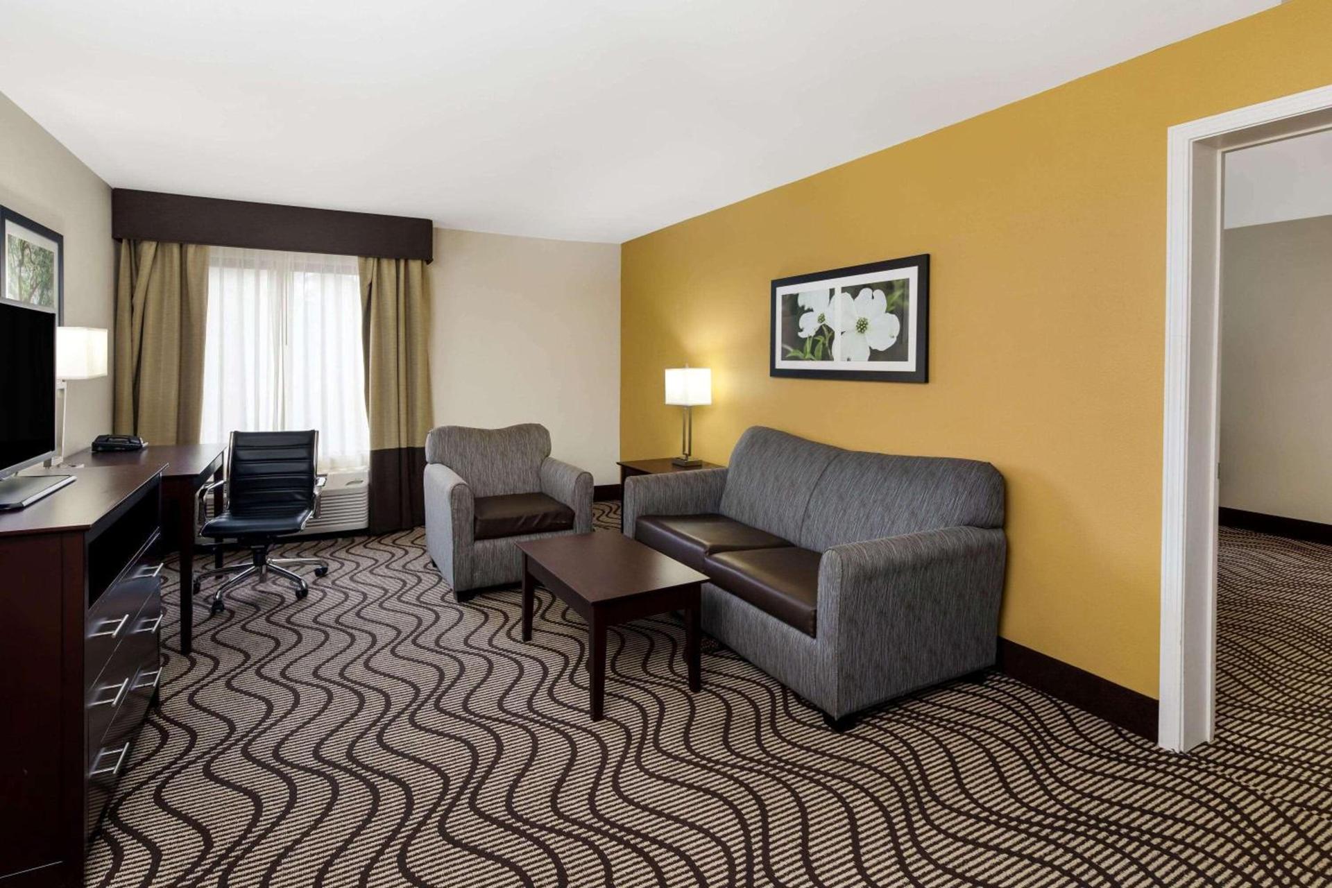 La Quinta by Wyndham LaGrange / I-85 photo 20