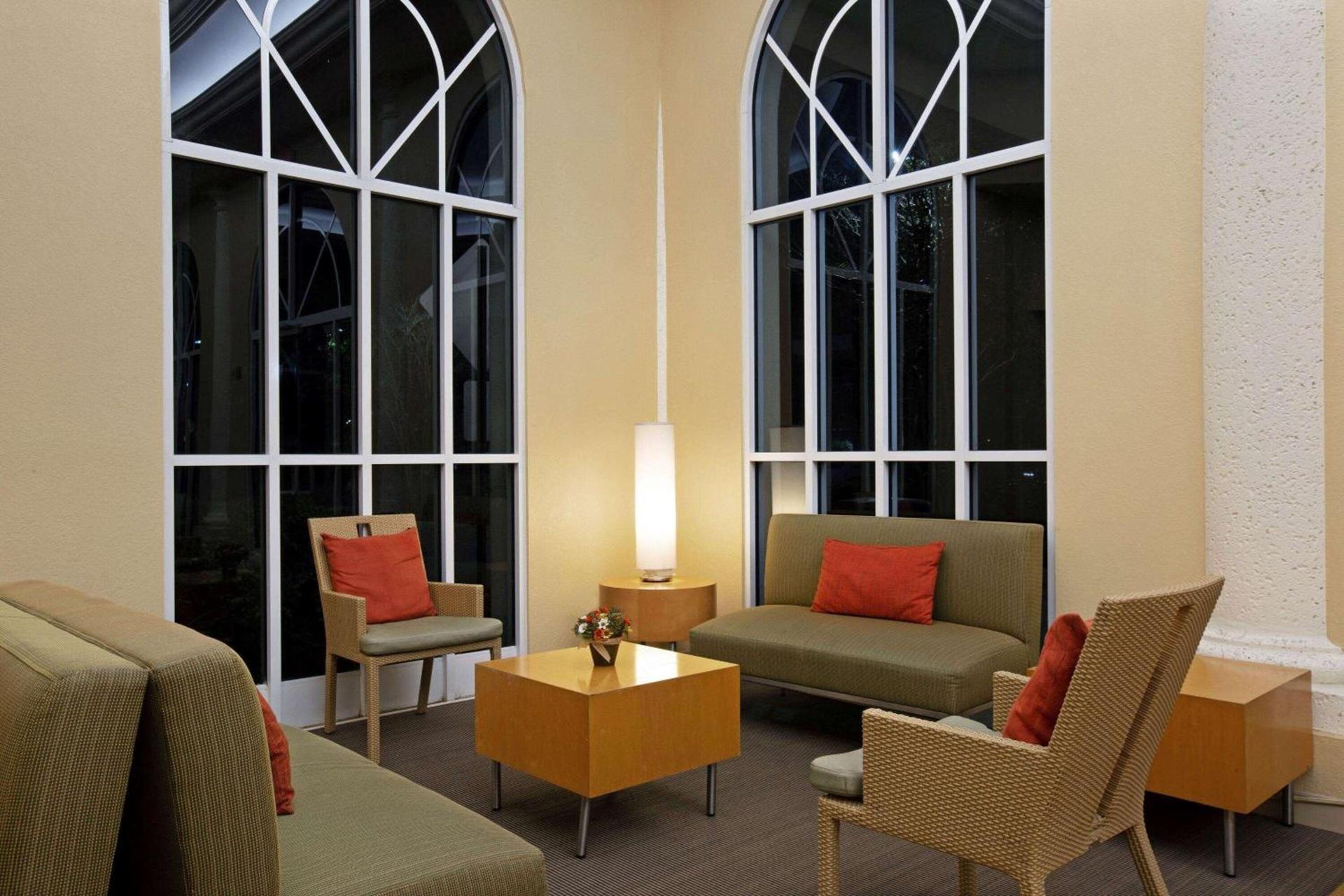 La Quinta Inn & Suites by Wyndham Sunrise photo 7