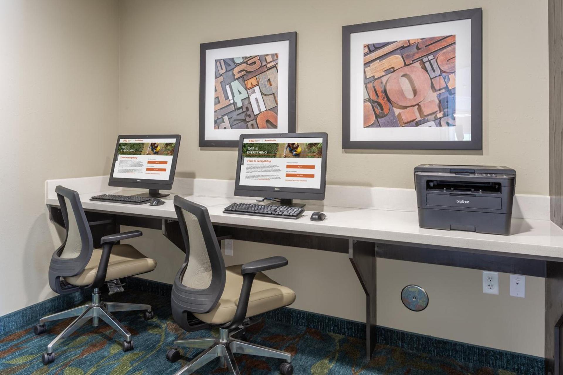 Candlewood Suites - Davenport by IHG photo 3