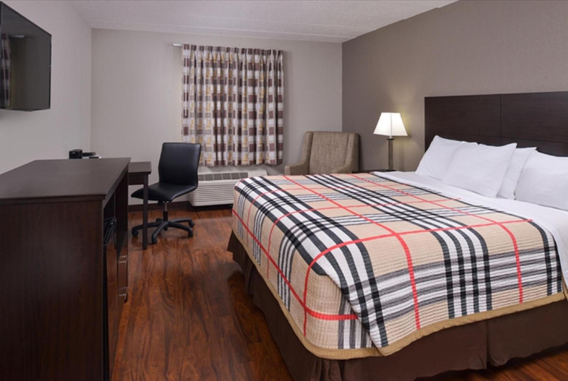 FairBridge Inn Express Monroe City photo 11