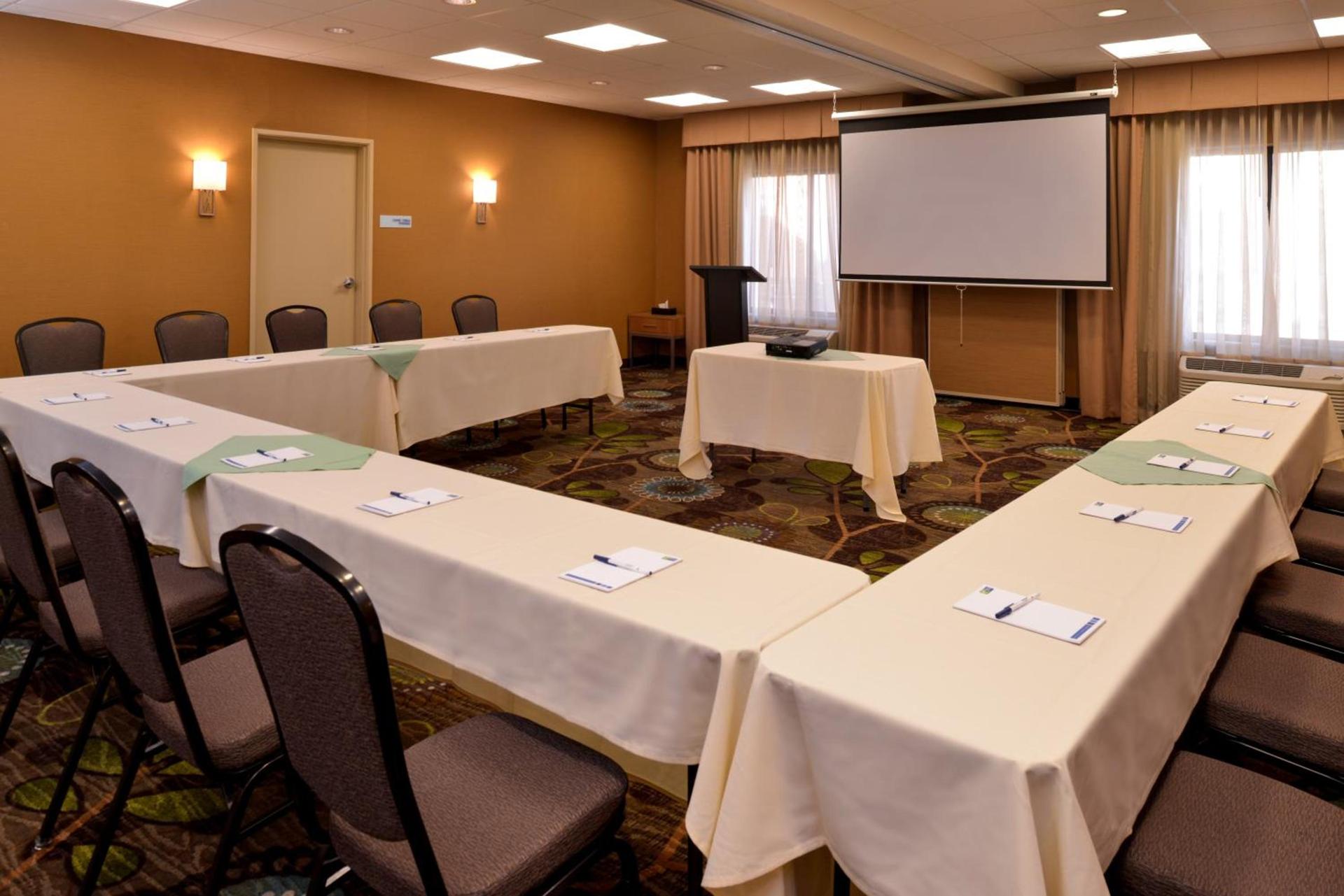 Holiday Inn Express Pocatello by IHG !UNDER RENOVATION! photo 37