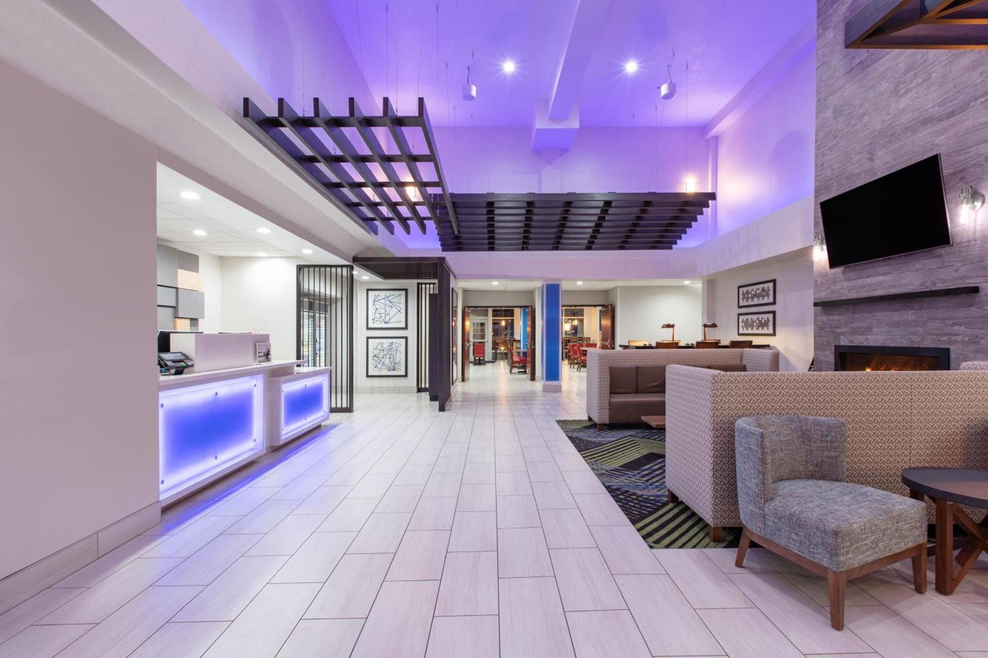 Holiday Inn Express Hotel & Suites Seaside Convention Center by IHG photo 21