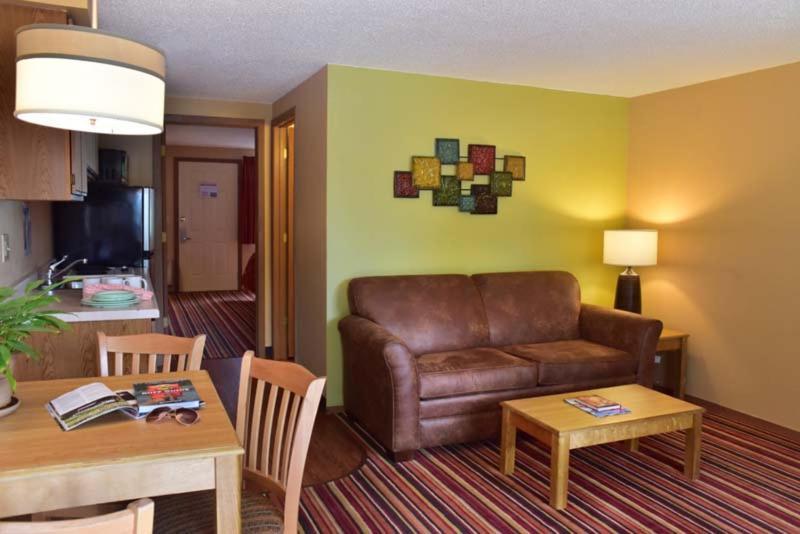 Sunset Bay Resort & Suites photo 9