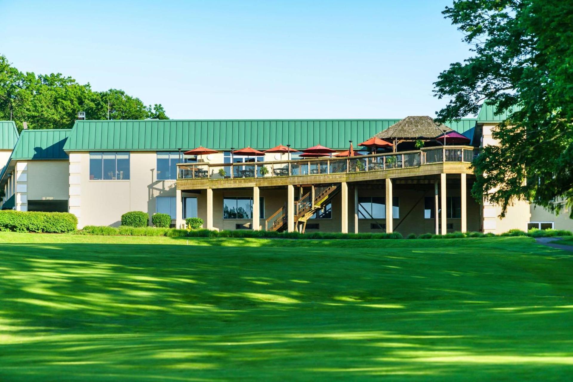 Lakeview Golf Resort — hotel in Morgantown