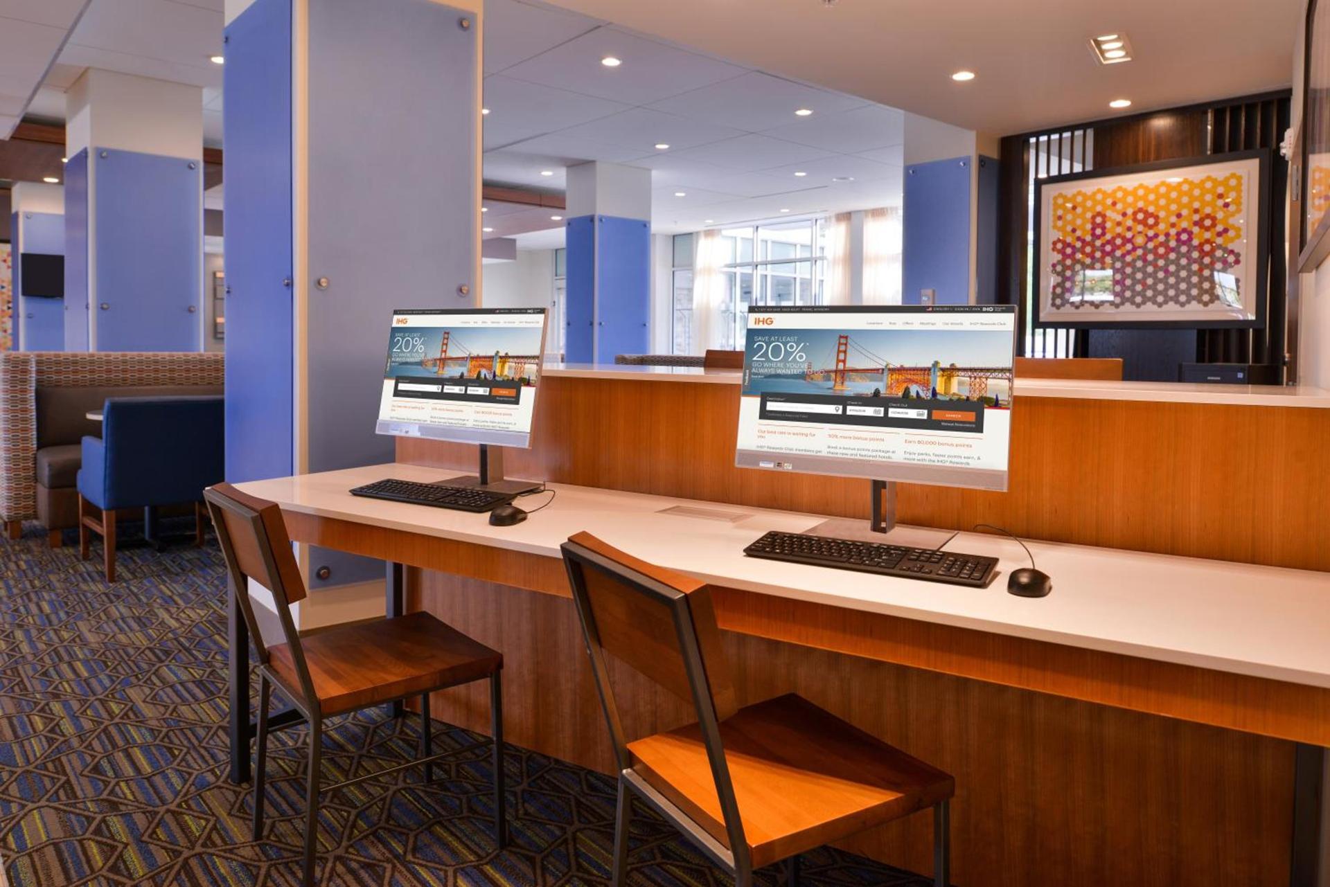 Holiday Inn Express & Suites - Mall of America - MSP Airport by IHG photo 9