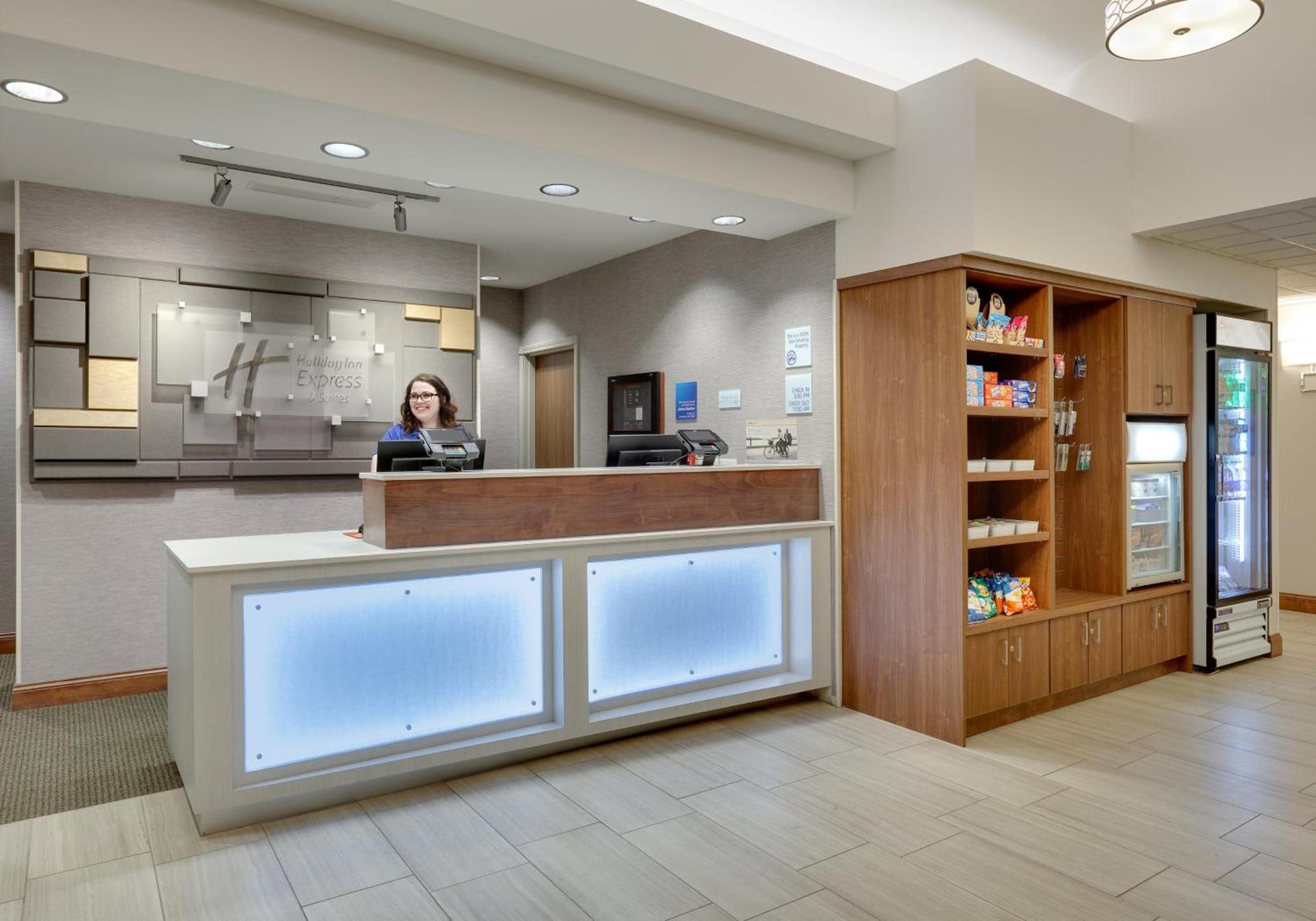 Holiday Inn Express & Suites Mitchell by IHG photo 10