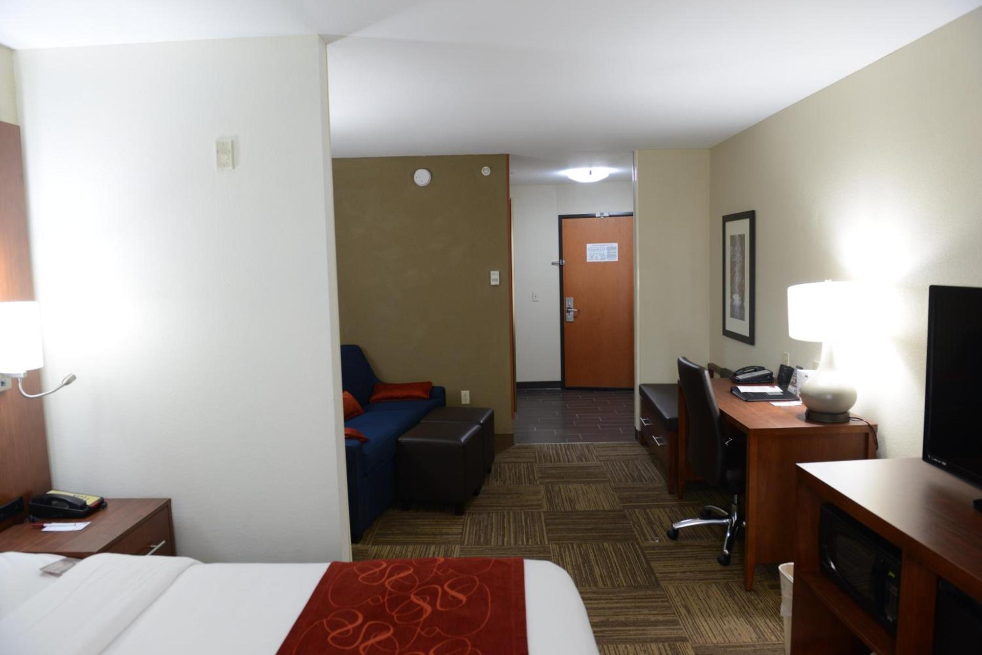 Comfort Suites Urbana Champaign, University Area photo 45