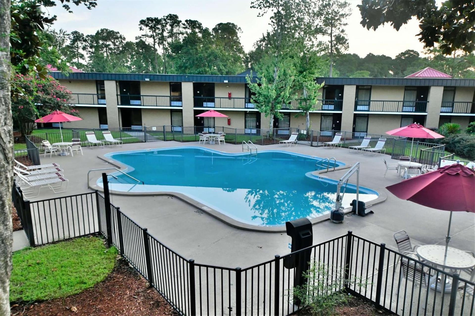 Ramada by Wyndham Jacksonville Hotel & Conference Center photo 9