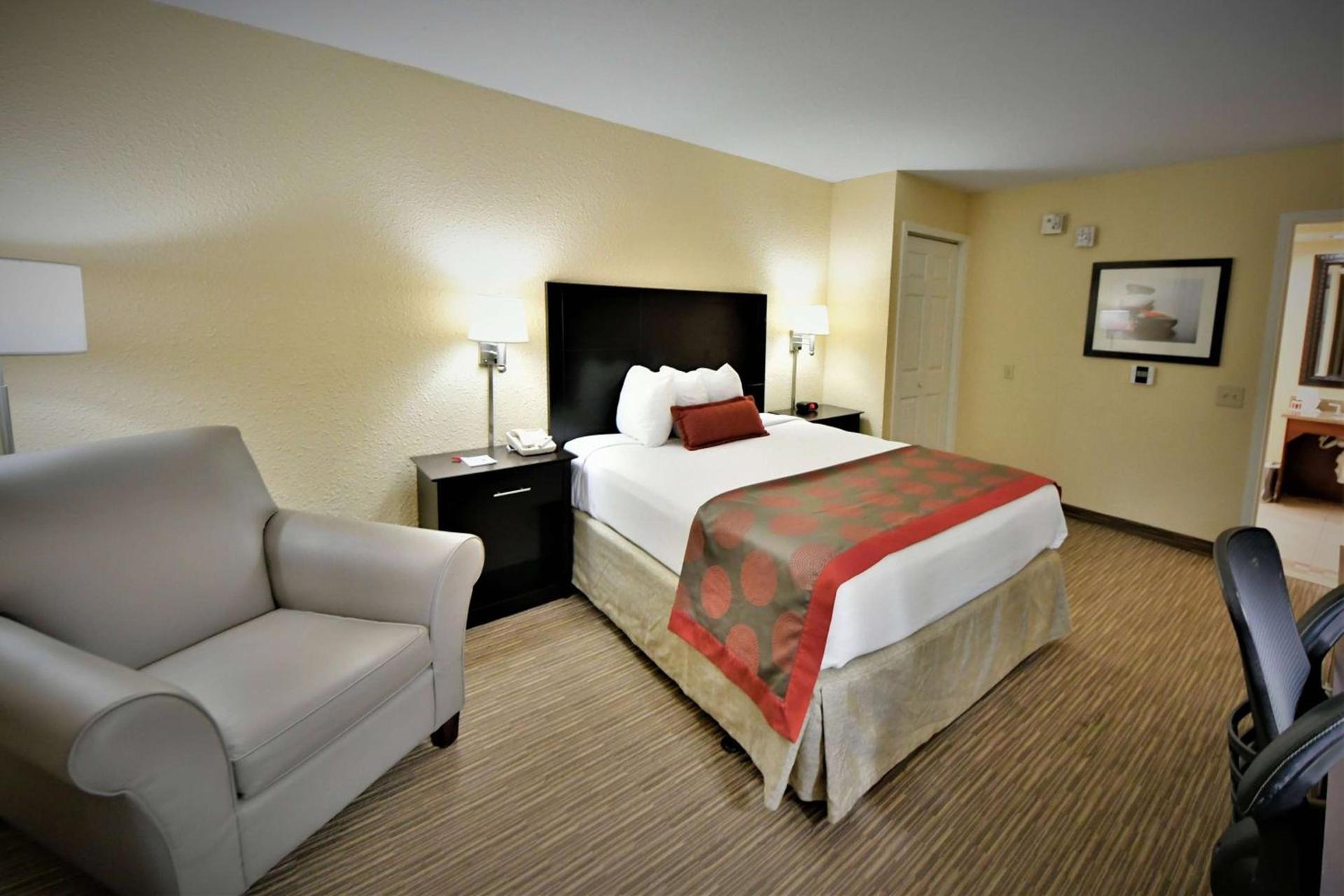 Ramada by Wyndham Jacksonville Hotel & Conference Center photo 12