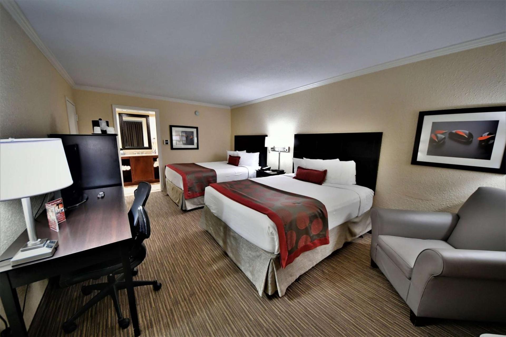 Ramada by Wyndham Jacksonville Hotel & Conference Center photo 14
