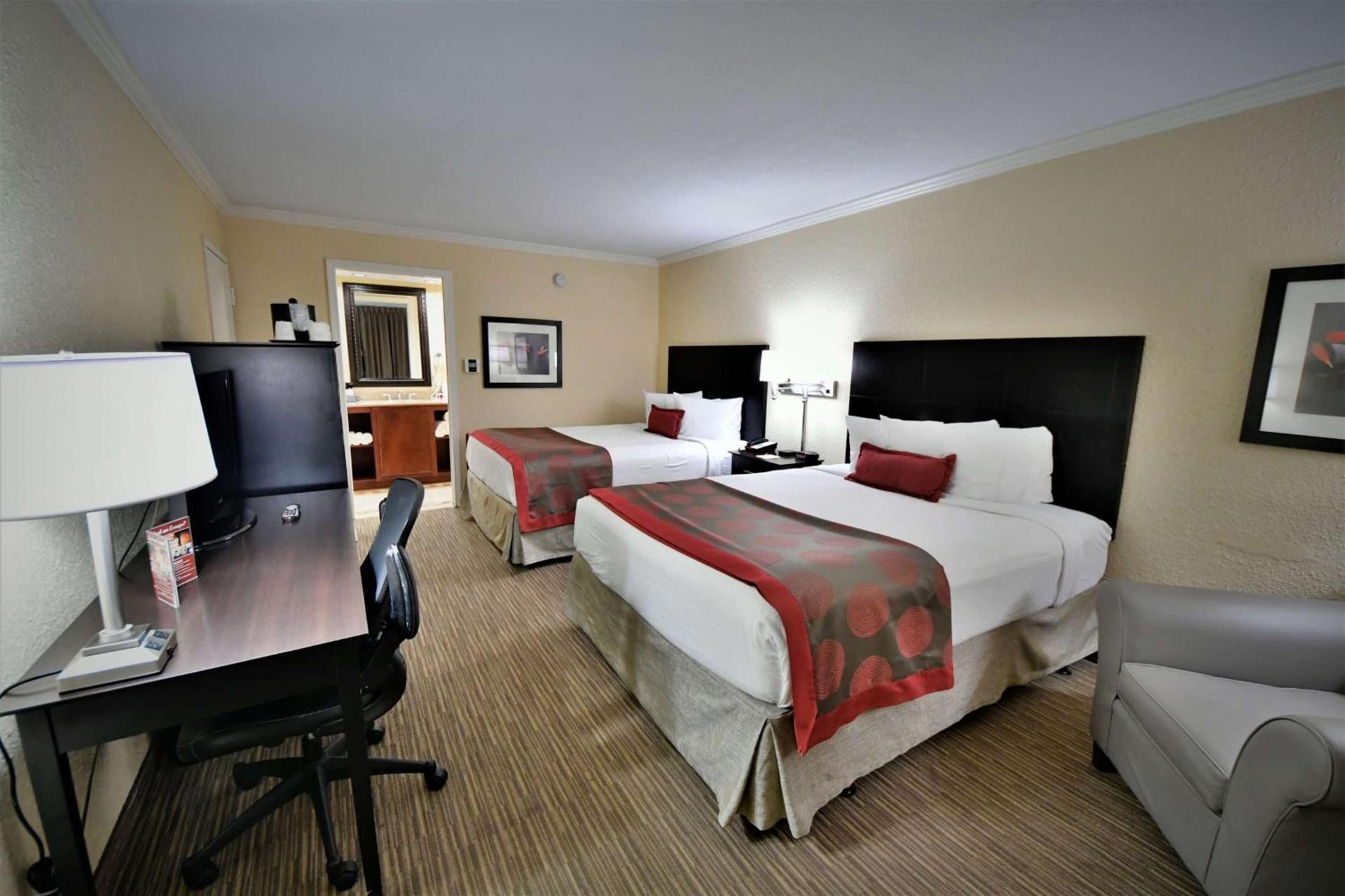 Ramada by Wyndham Jacksonville Hotel & Conference Center photo 17