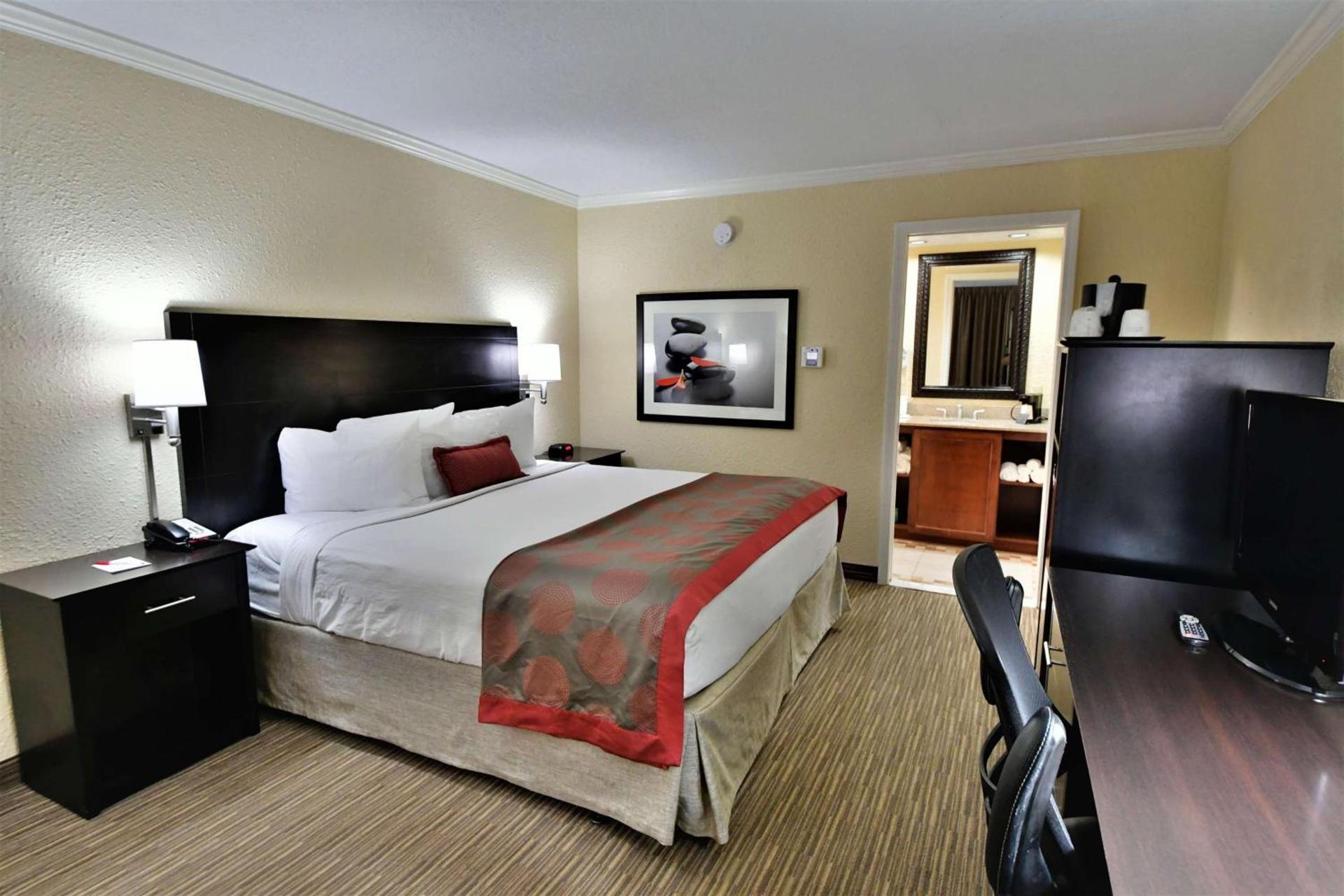 Ramada by Wyndham Jacksonville Hotel & Conference Center photo 18
