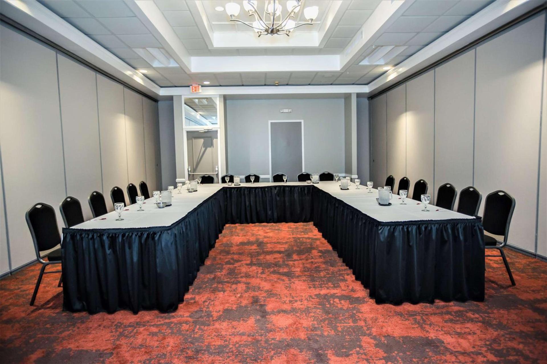 Ramada by Wyndham Jacksonville Hotel & Conference Center photo 32