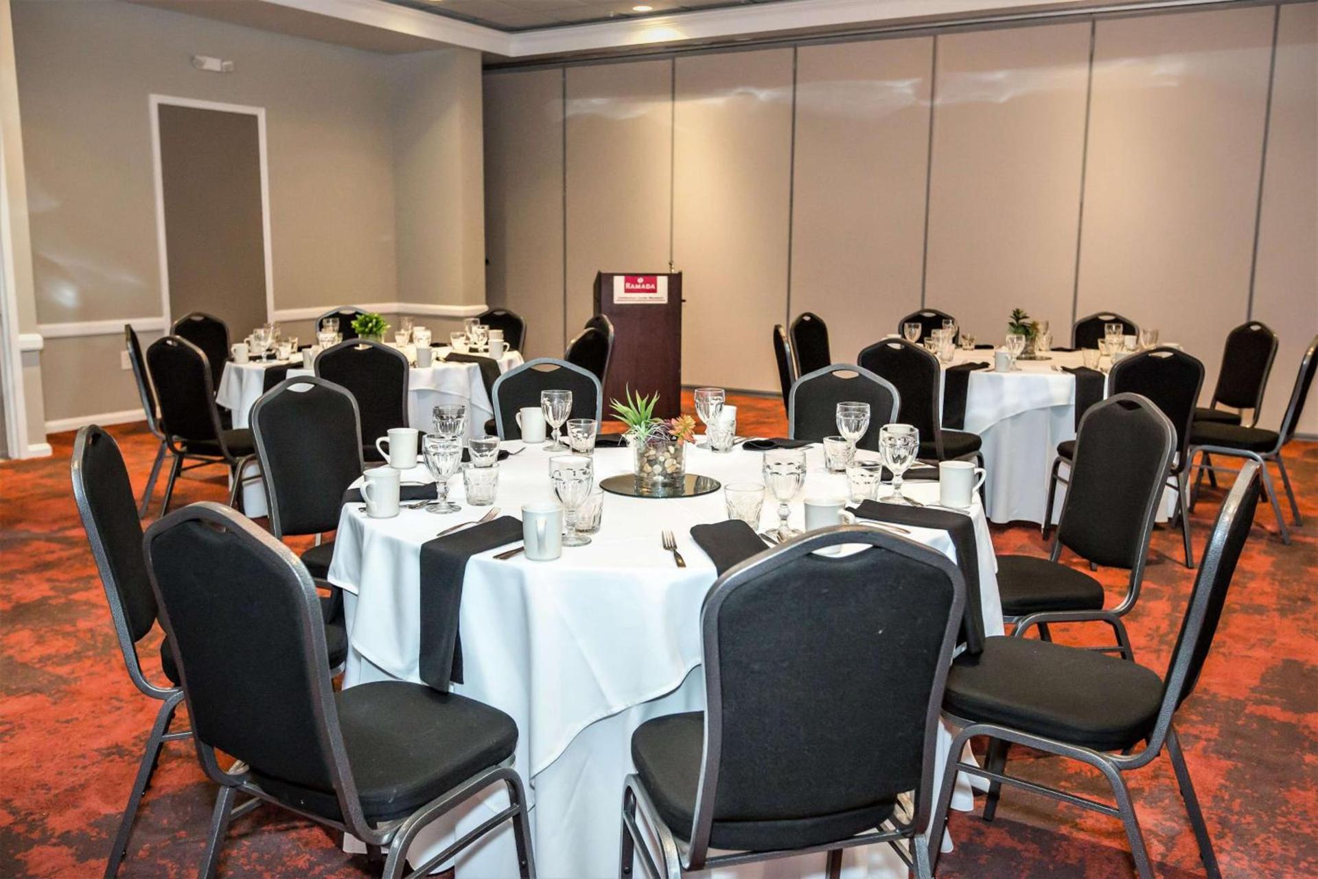 Ramada by Wyndham Jacksonville Hotel & Conference Center photo 34