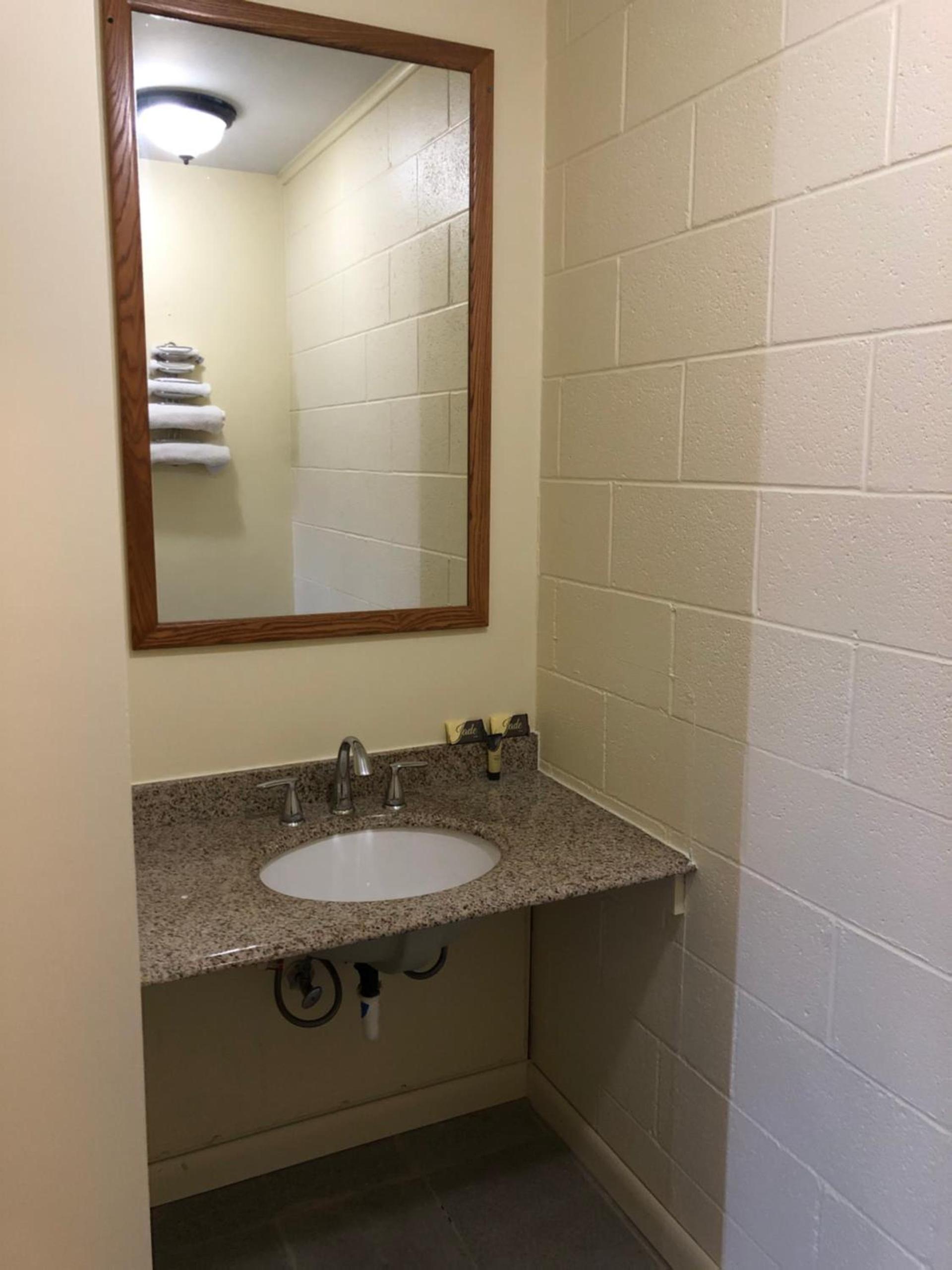 Harcourt Motel photo 11