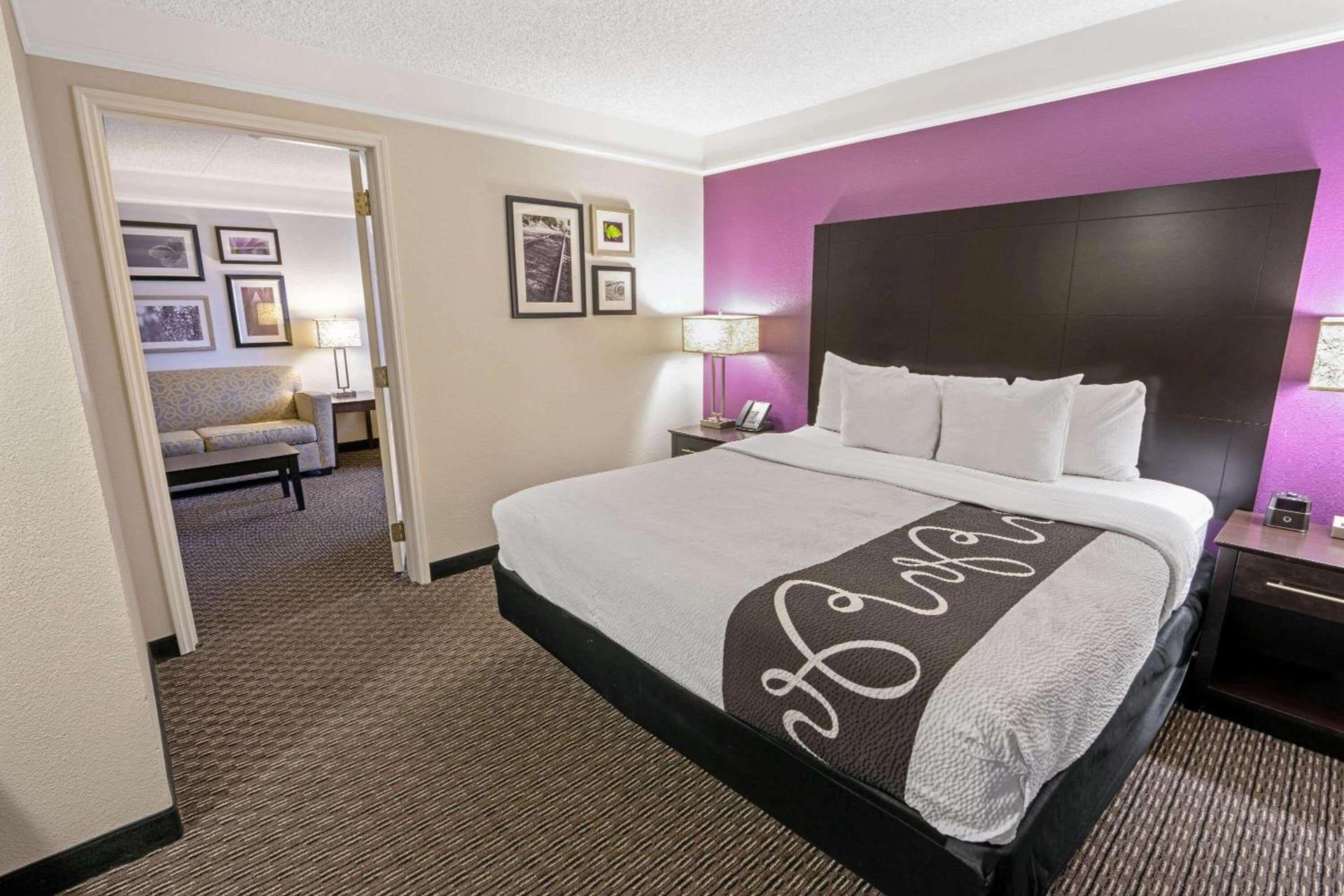 La Quinta Inn & Suites by Wyndham Phoenix Scottsdale photo 29