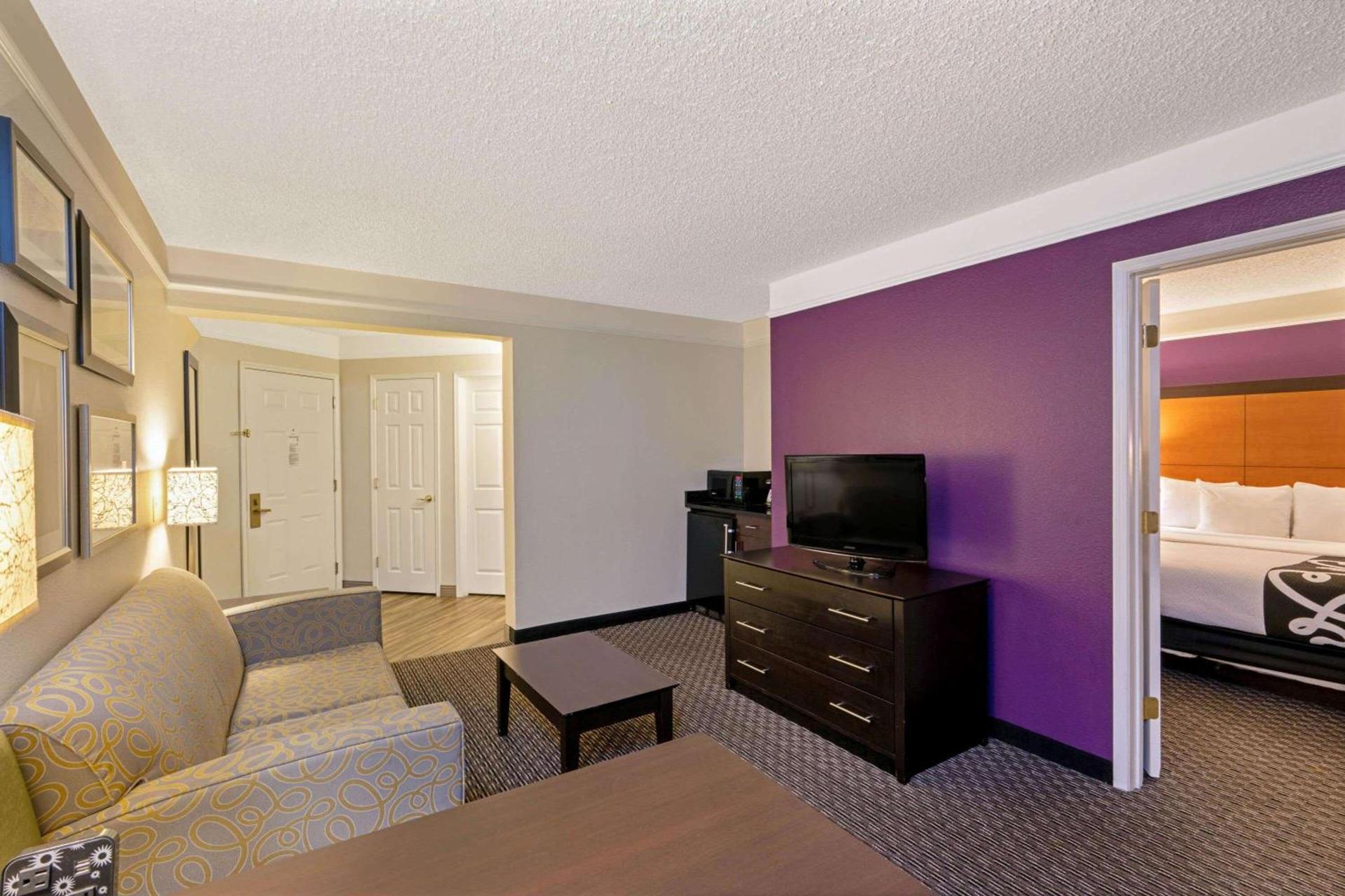 La Quinta Inn & Suites by Wyndham Phoenix Scottsdale photo 32