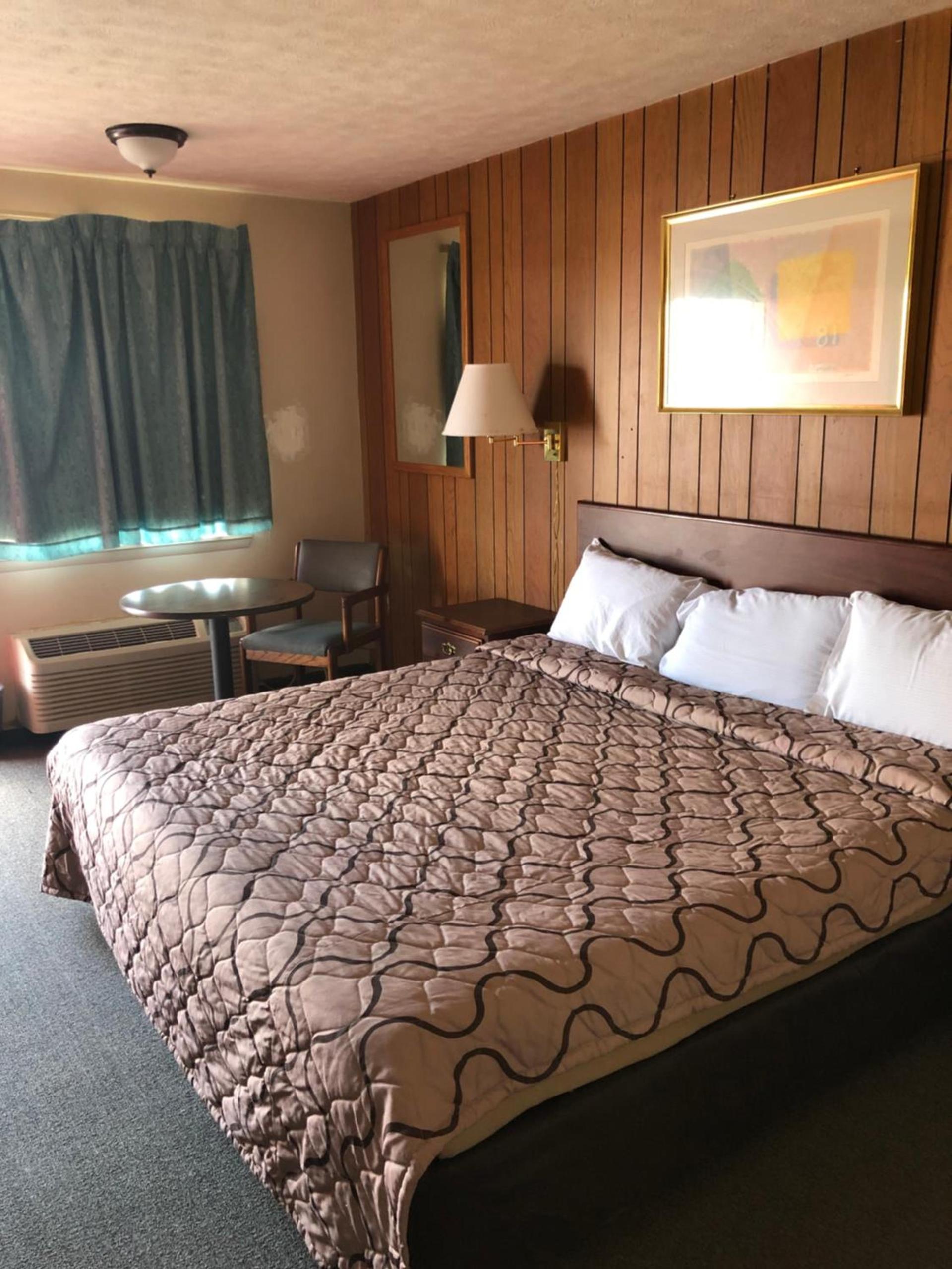 Harcourt Motel photo 9