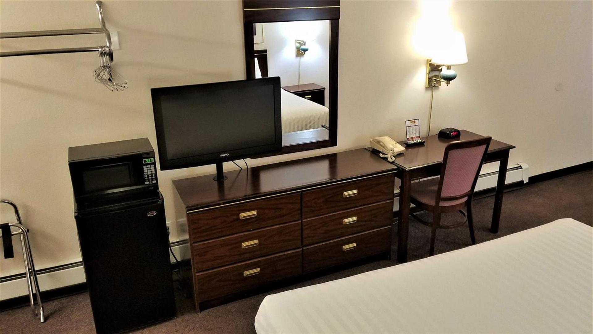 Motel 8 Laramie photo 15