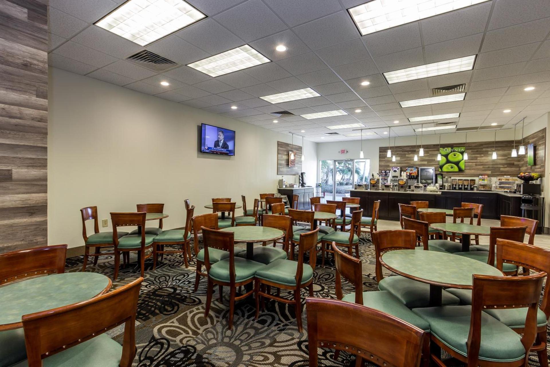 La Quinta by Wyndham Clearwater Central photo 12