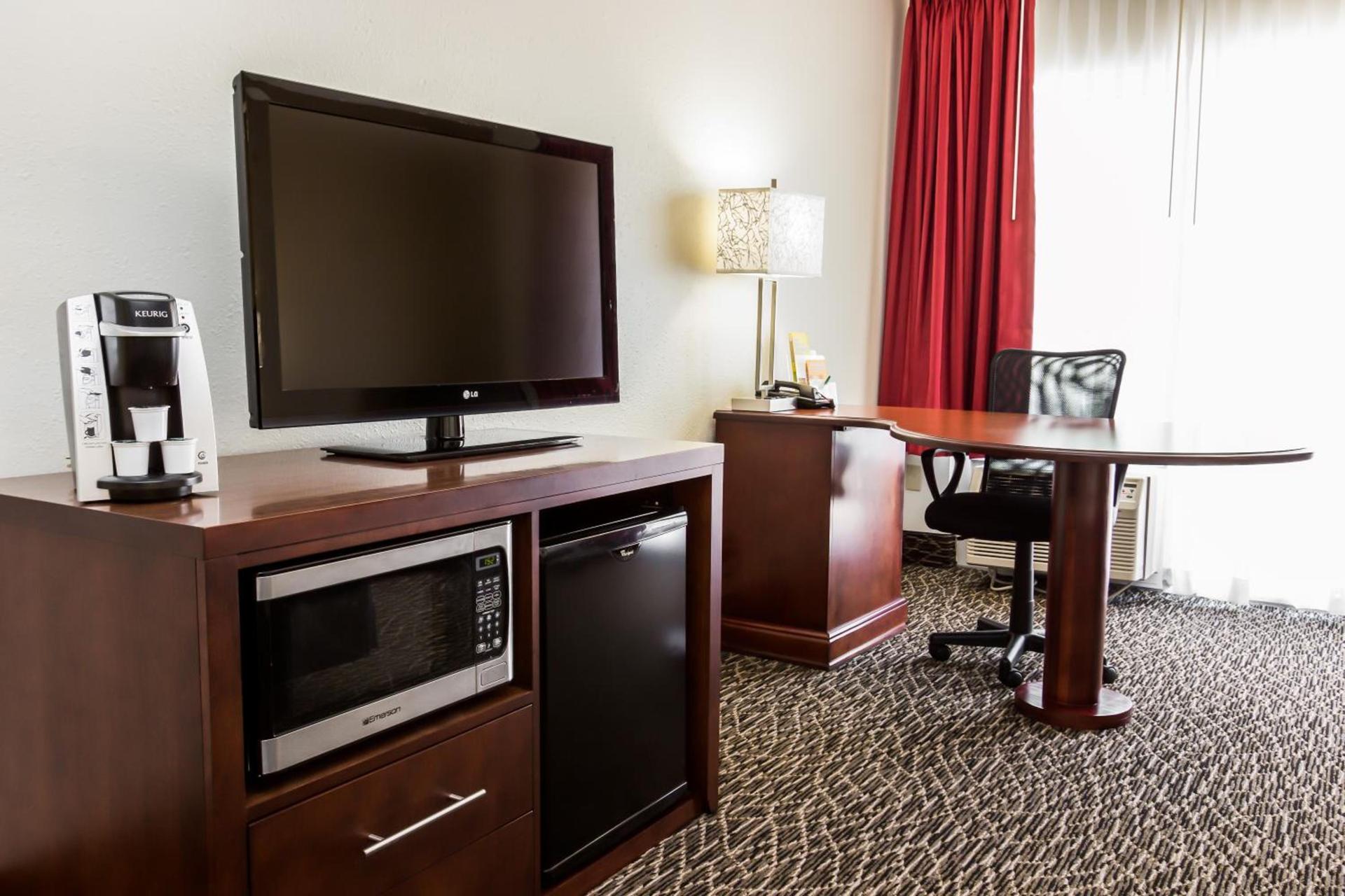 La Quinta by Wyndham Clearwater Central photo 19